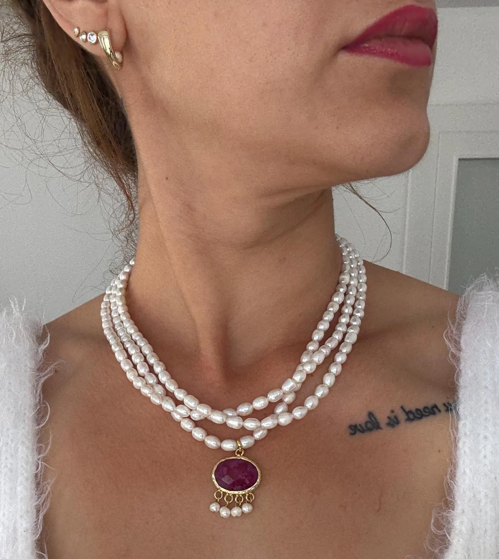 Üçlü İnci Dizi Yakut Kolye