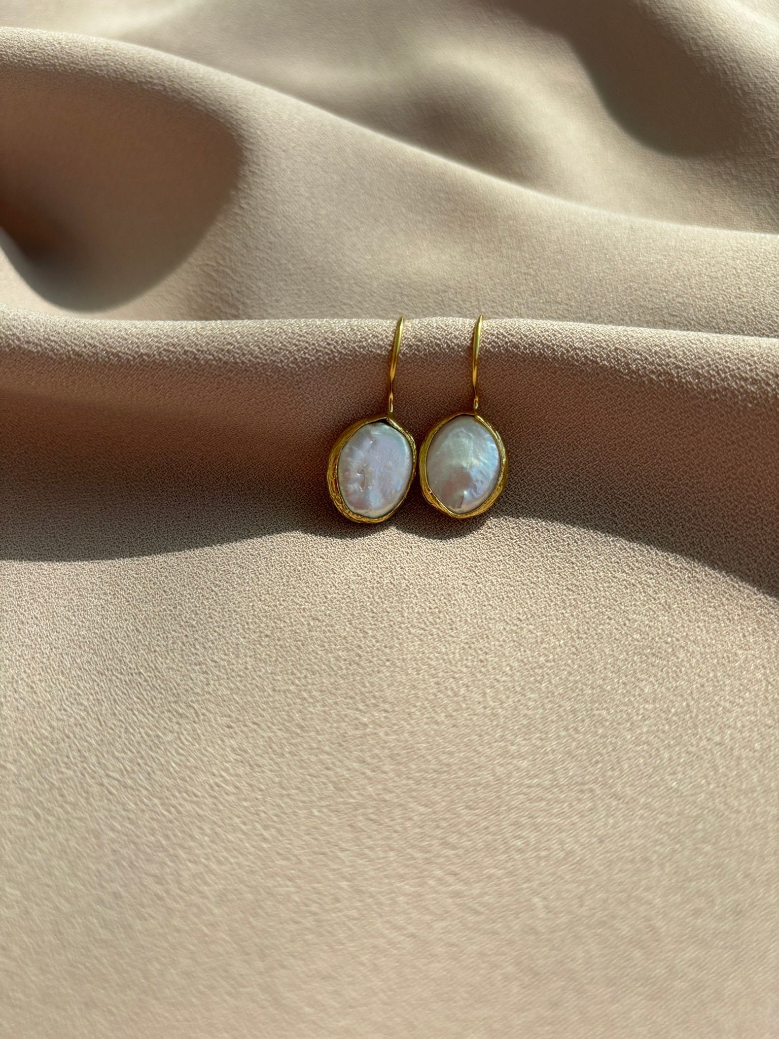 YENİ! Minimalist Oval Beyaz İnci Küpeler, Düz İnci Altın Küpeler