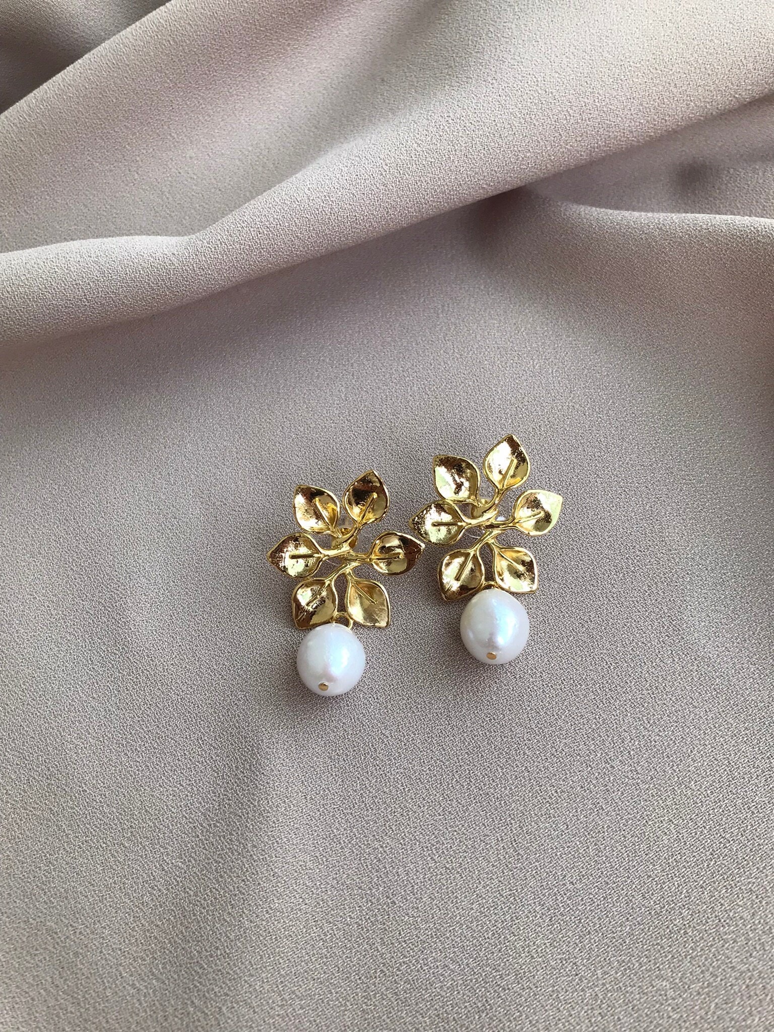 Altı Yapraklı İnci Küpe