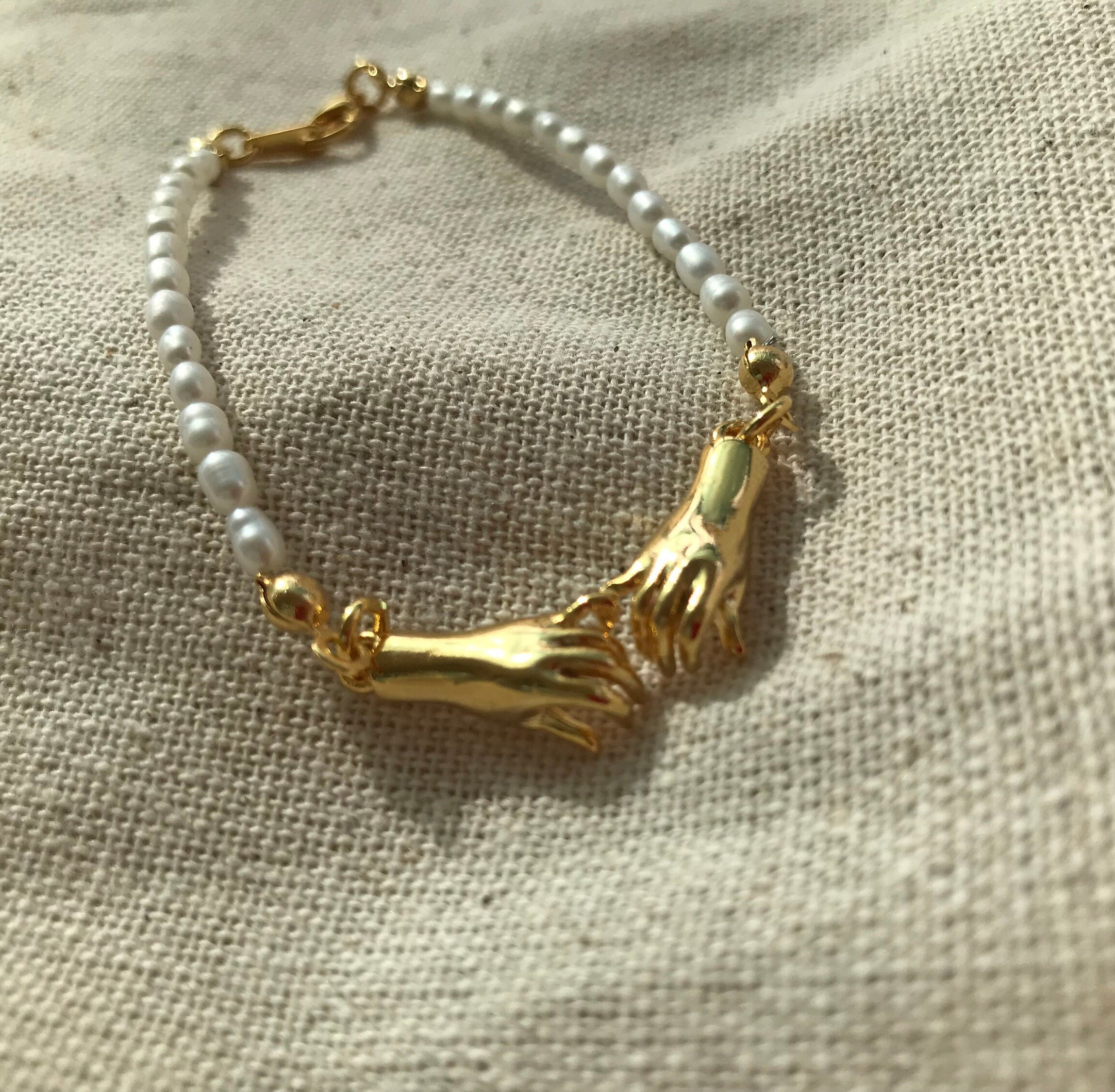 Natural Pearl Hands Bracelet