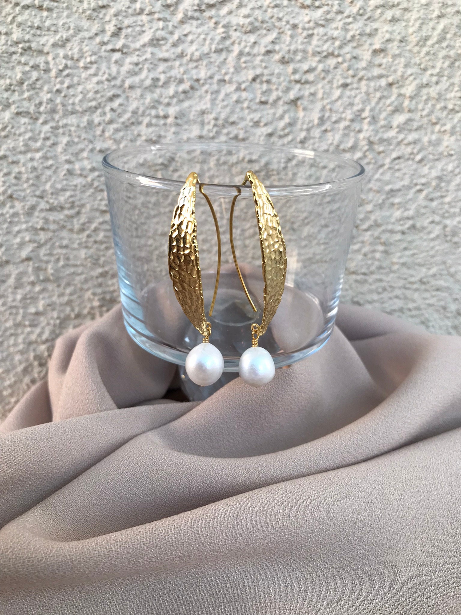 Yaprak Tepelik İnci Küpe