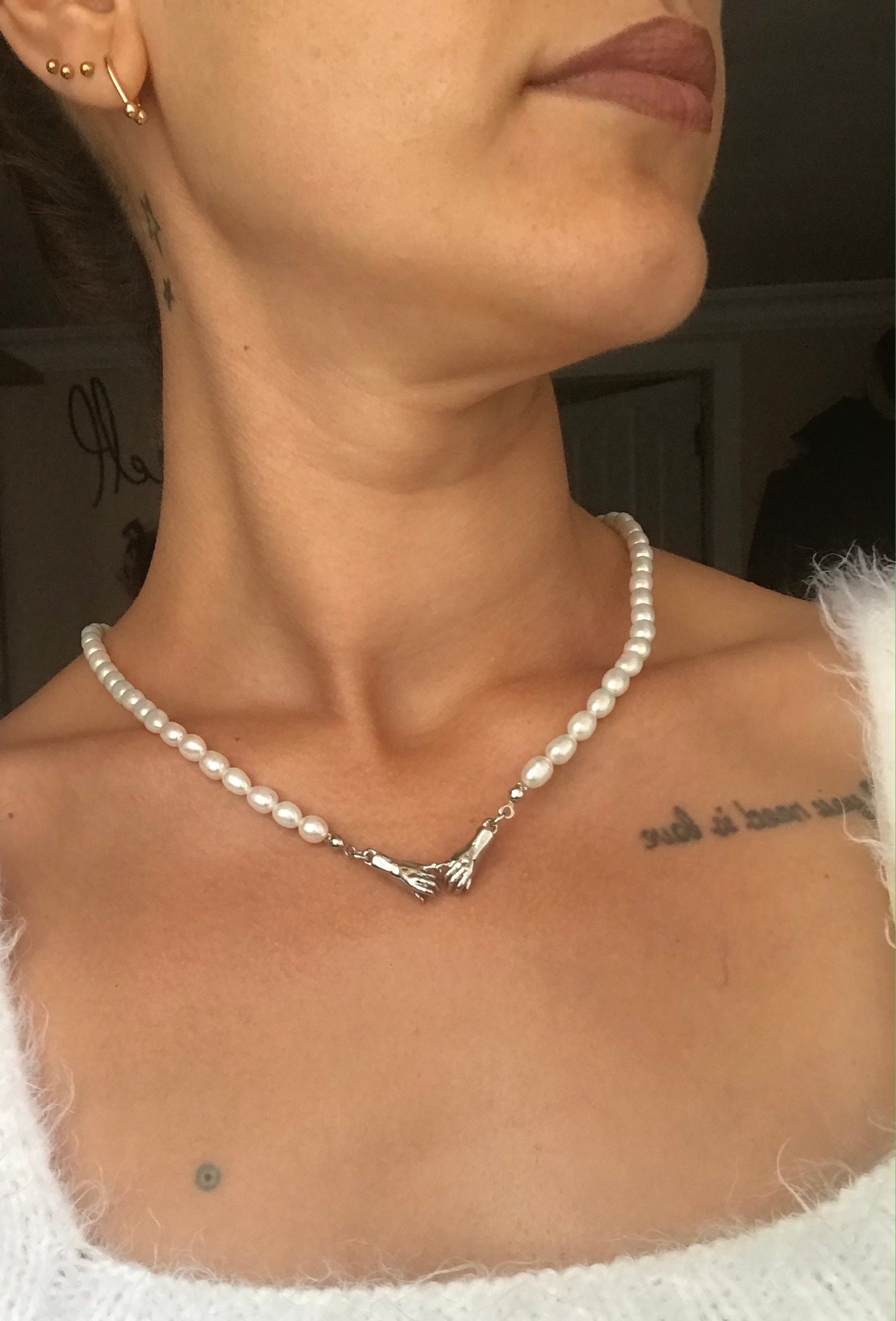 Natural Pearl Hands Necklace