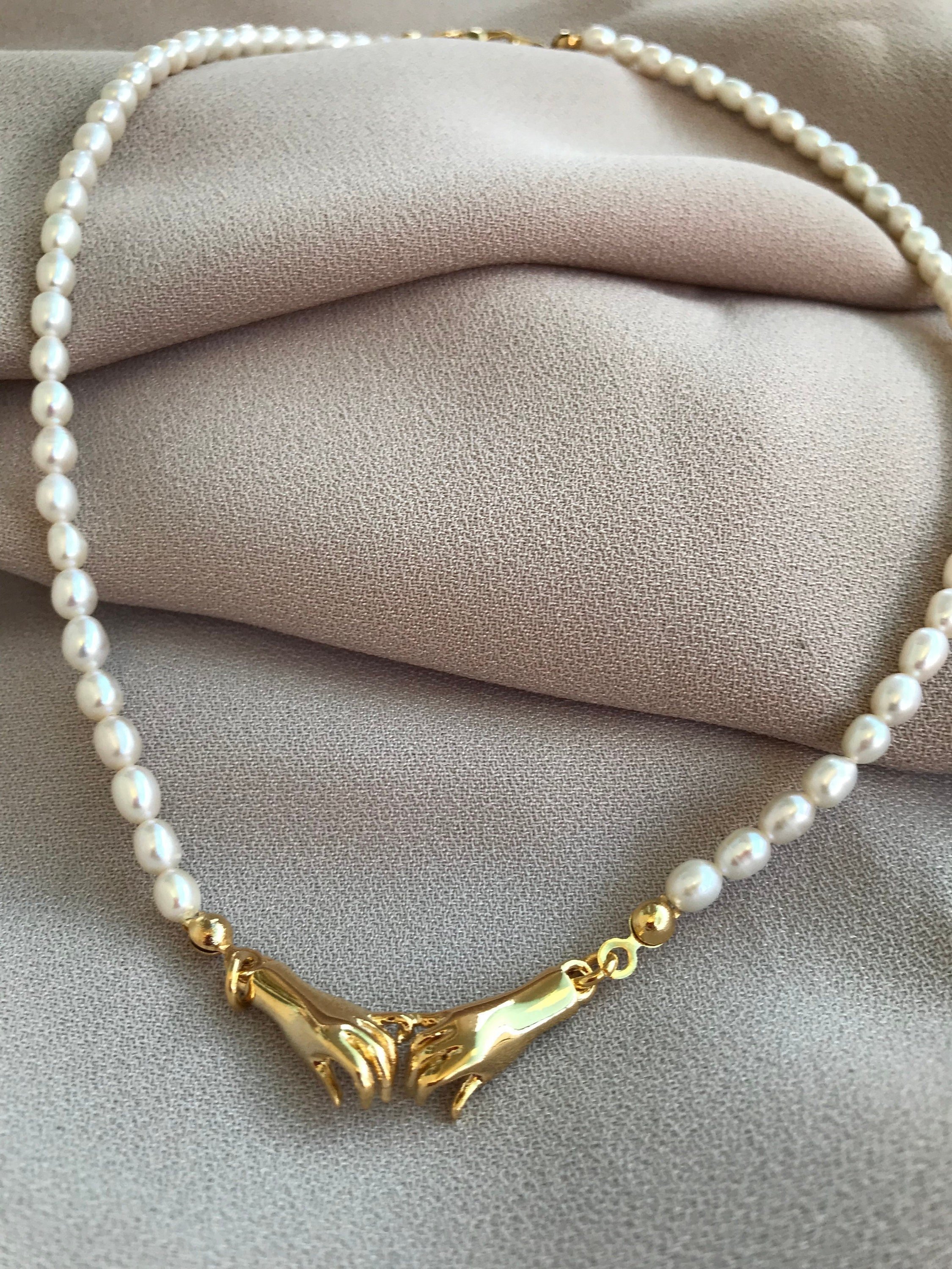 Natural Pearl Hands Necklace