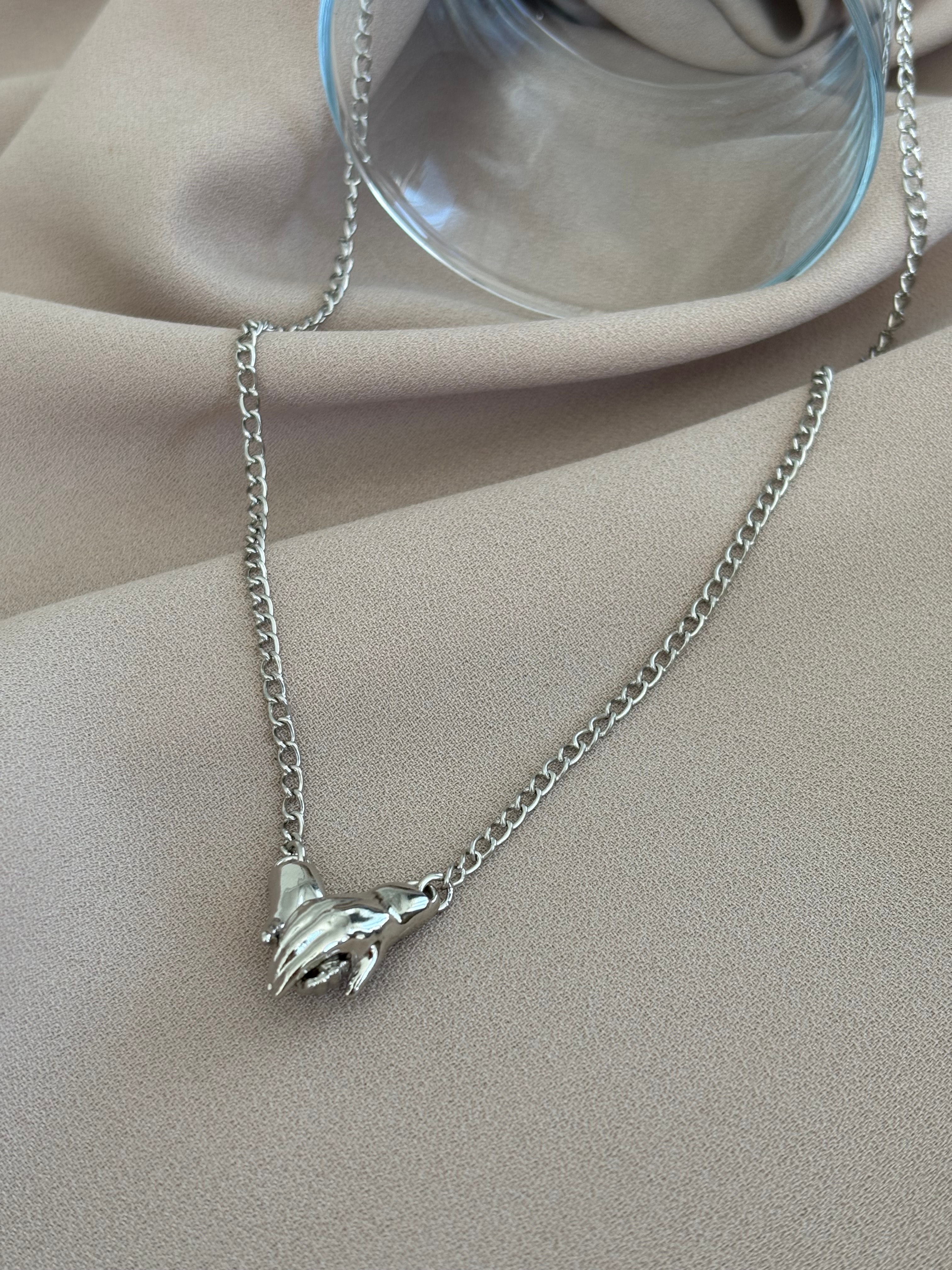 Mıknatıslı Eller Zincir Kolye