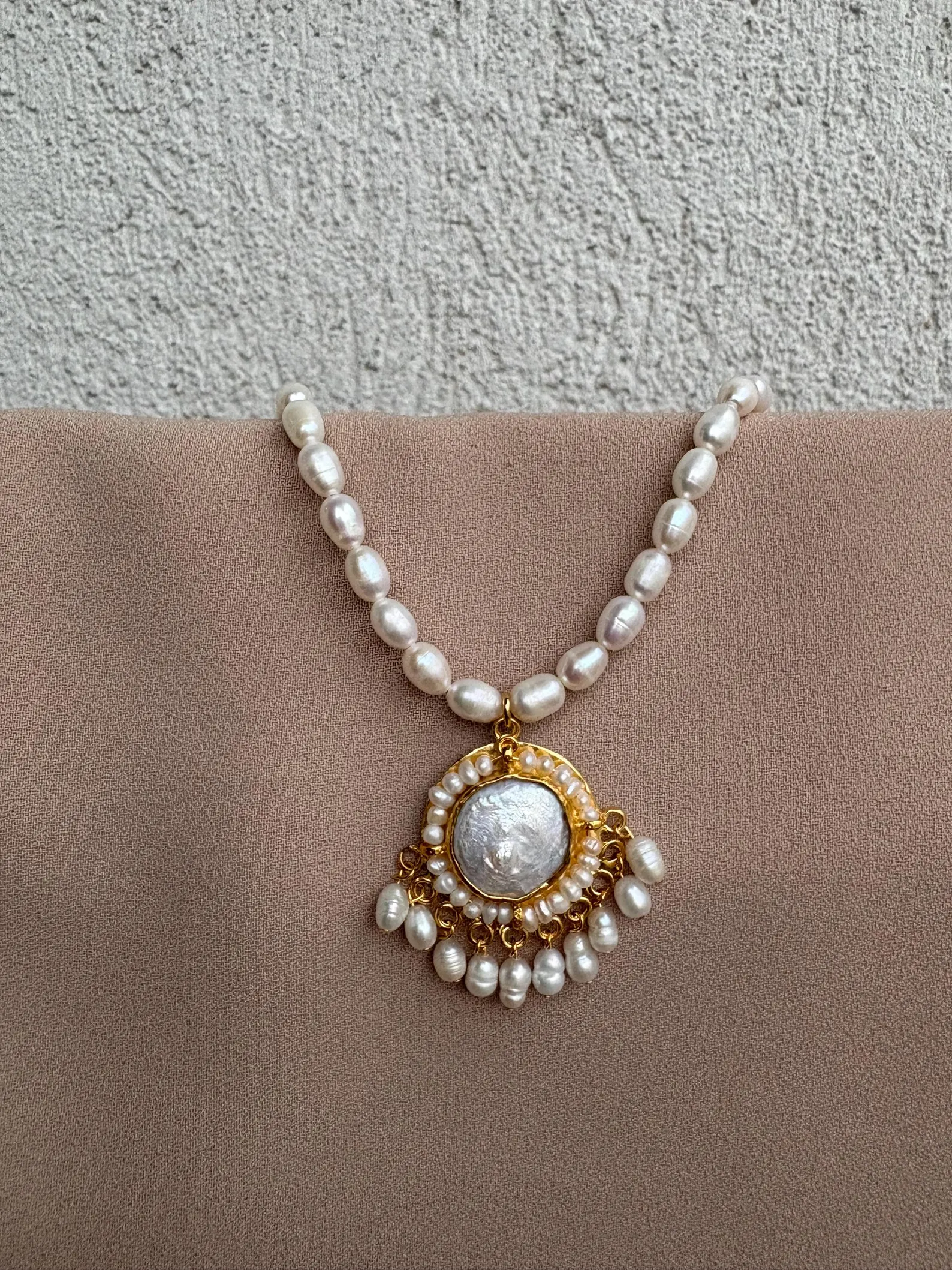 Madalyon El Yapımı Gerçek İnci Kolyeler