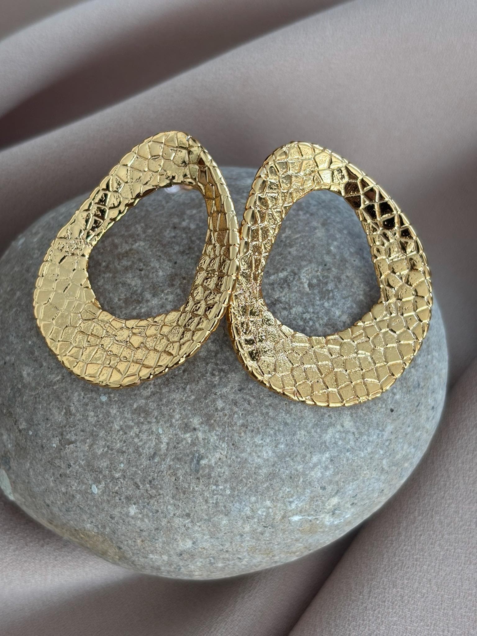 YENİ ! Oval Desenli Özel Tasarım Döküm Küpe