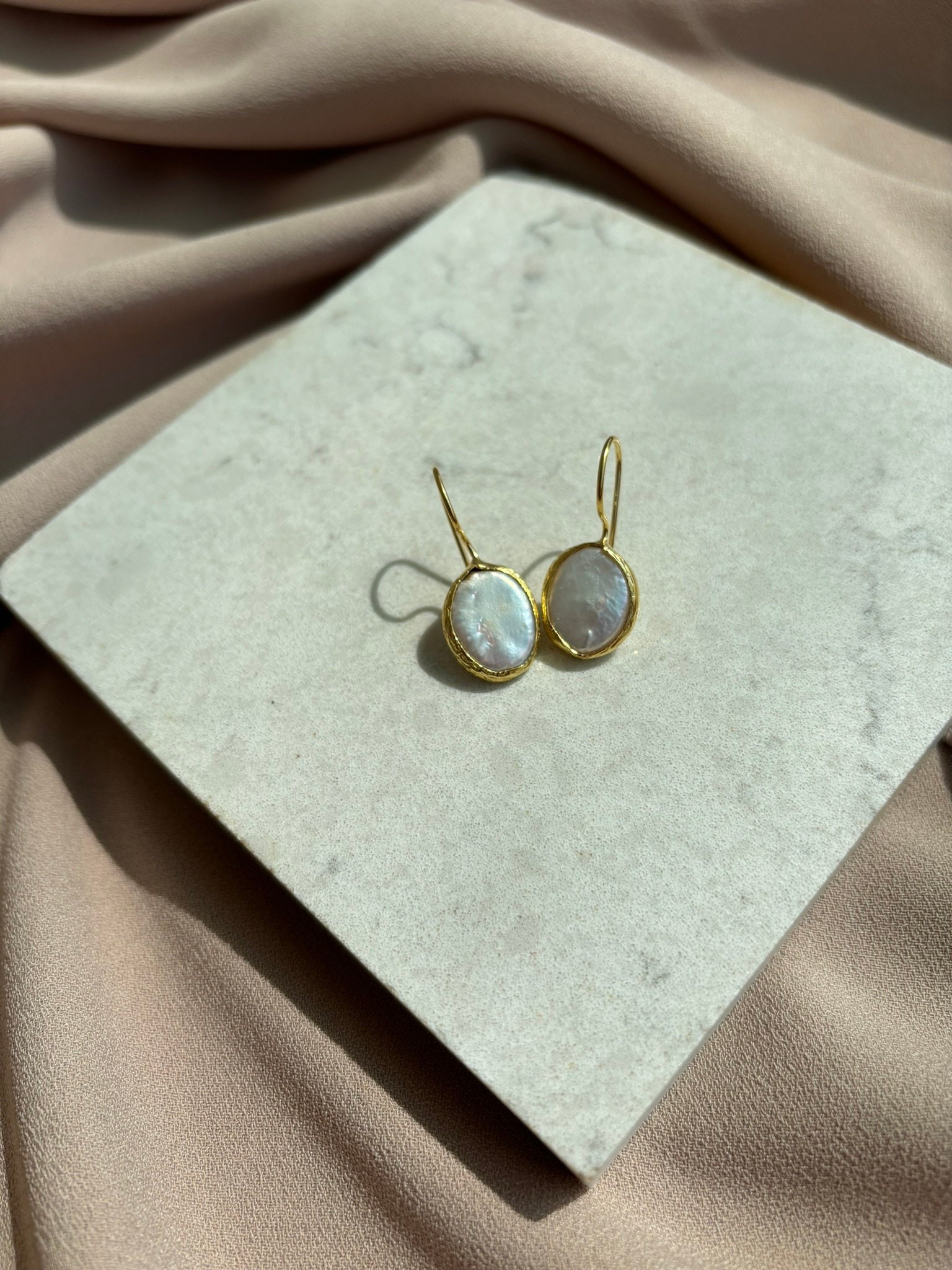 YENİ! Minimalist Oval Beyaz İnci Küpeler, Düz İnci Altın Küpeler