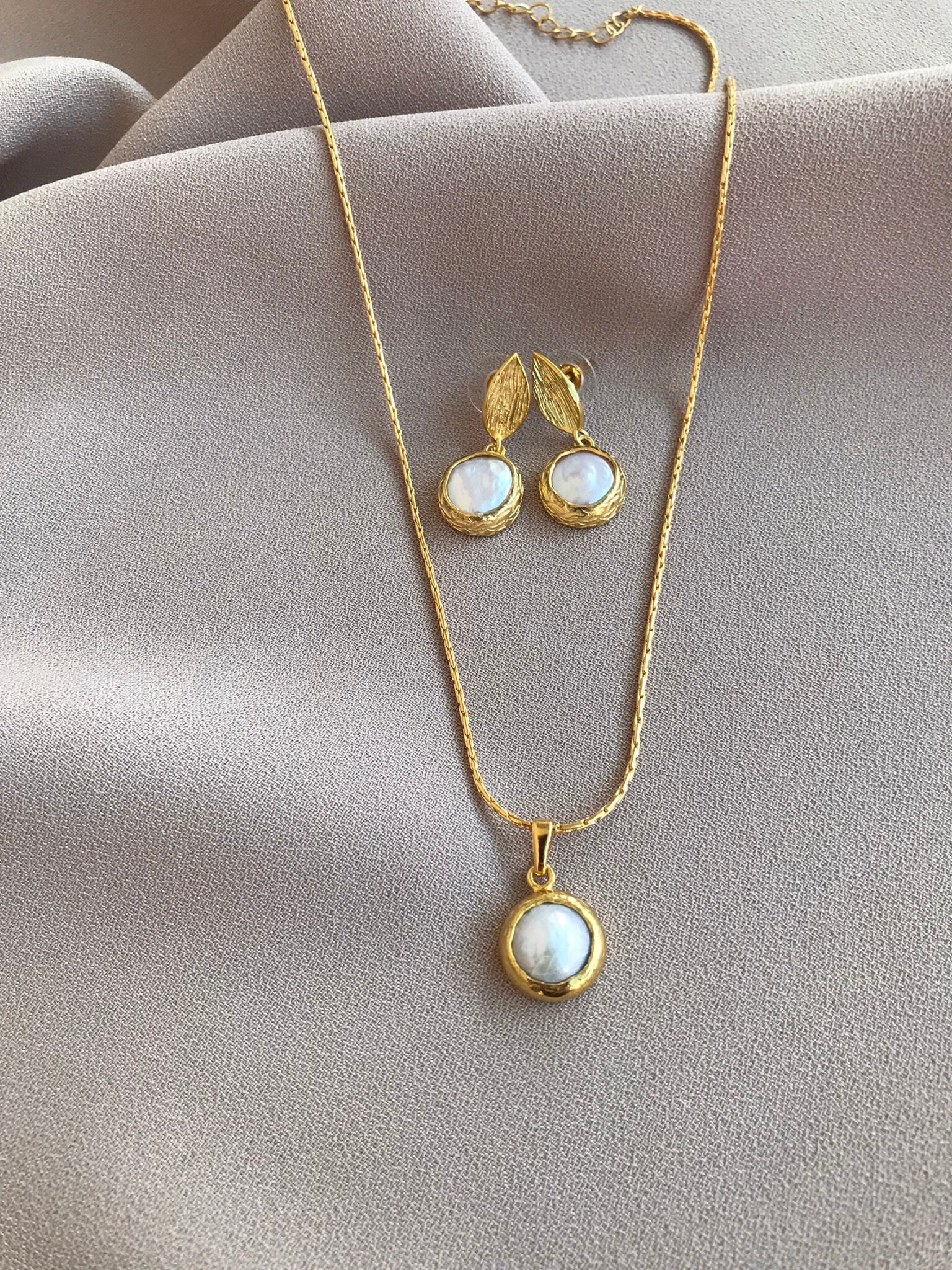 Yaprak Tasarım İnci Küpe