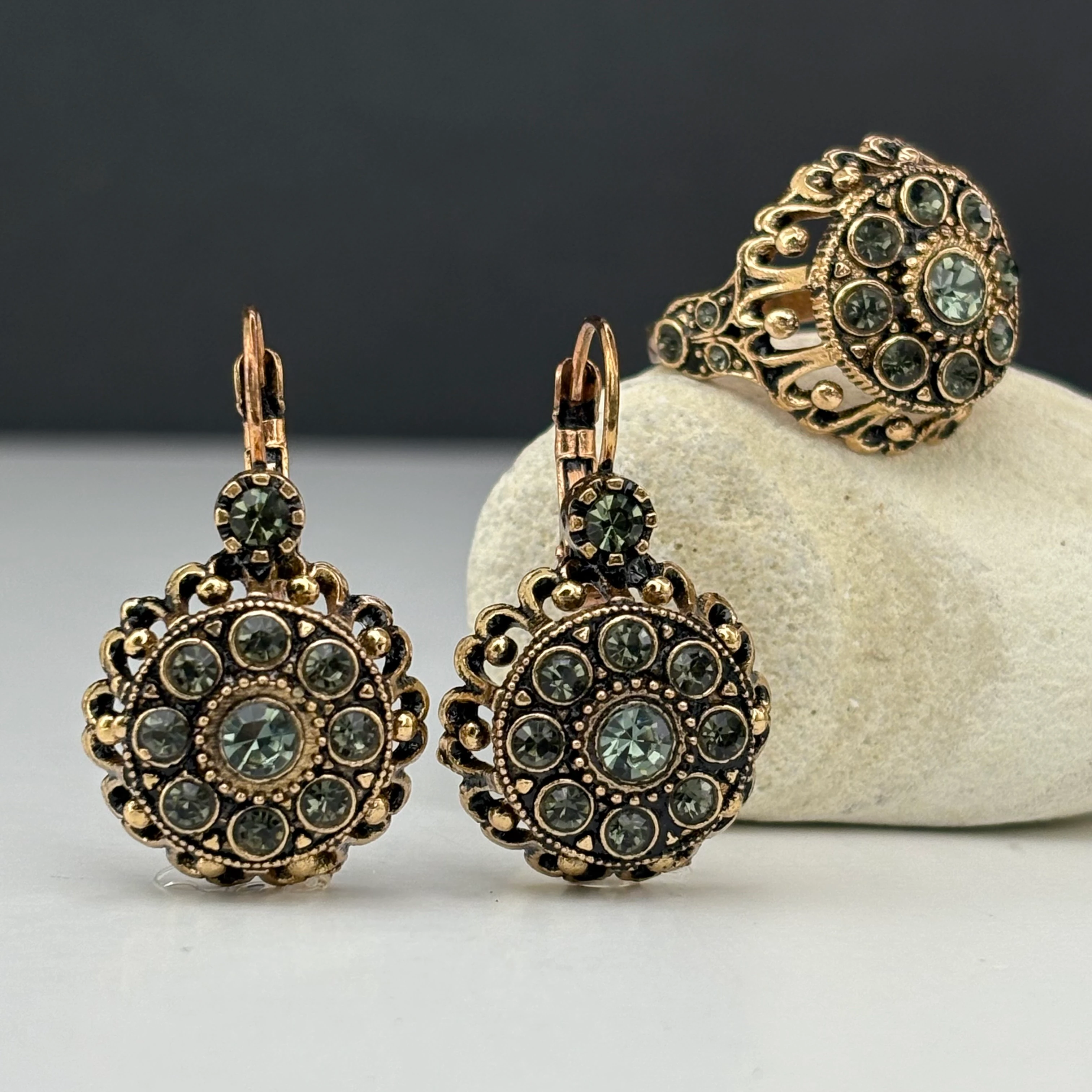 Mardin’in Çiçekli Gül Serisi: Küpe & Yüzük