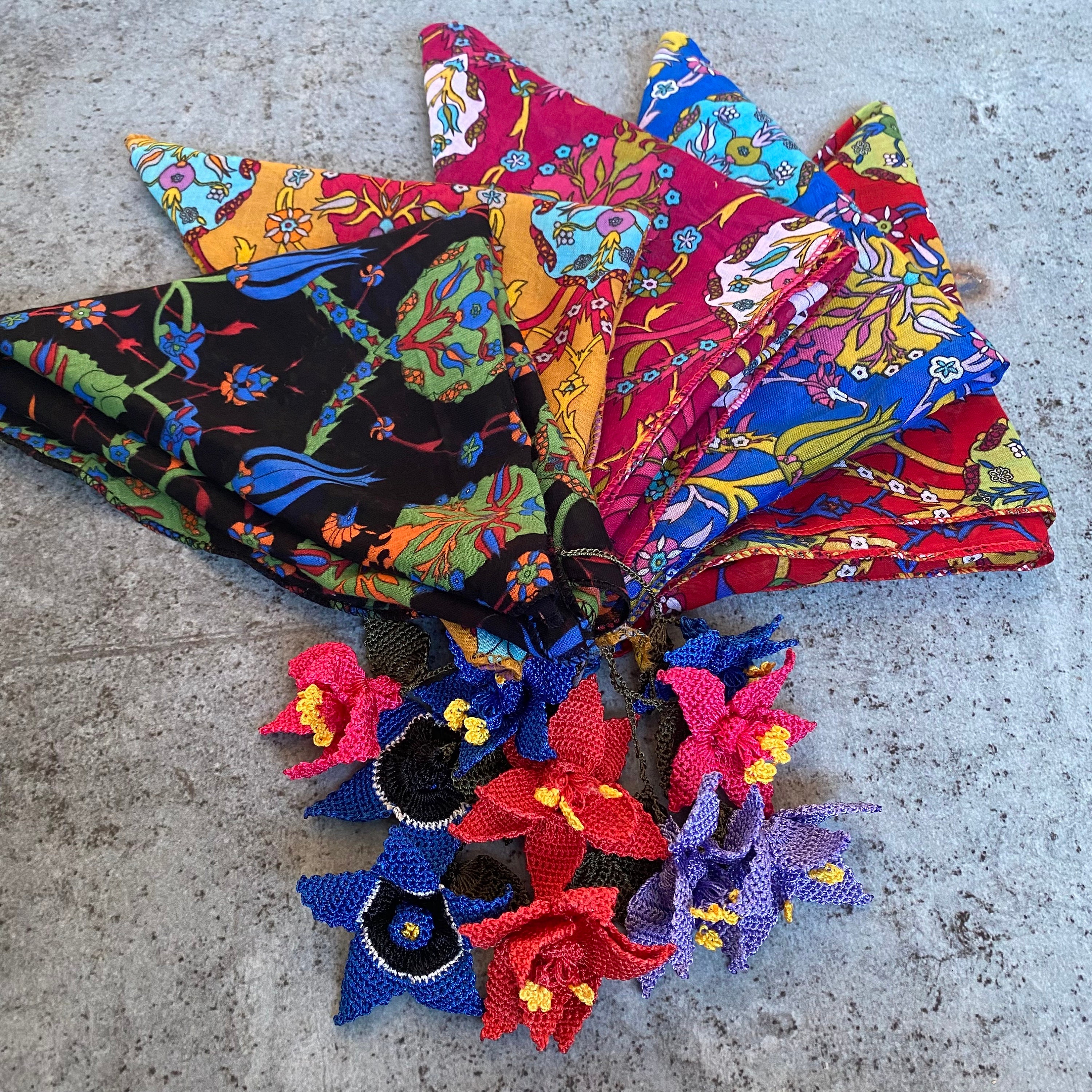 Osmanlı Çintemani Motifli Üçgen Fular