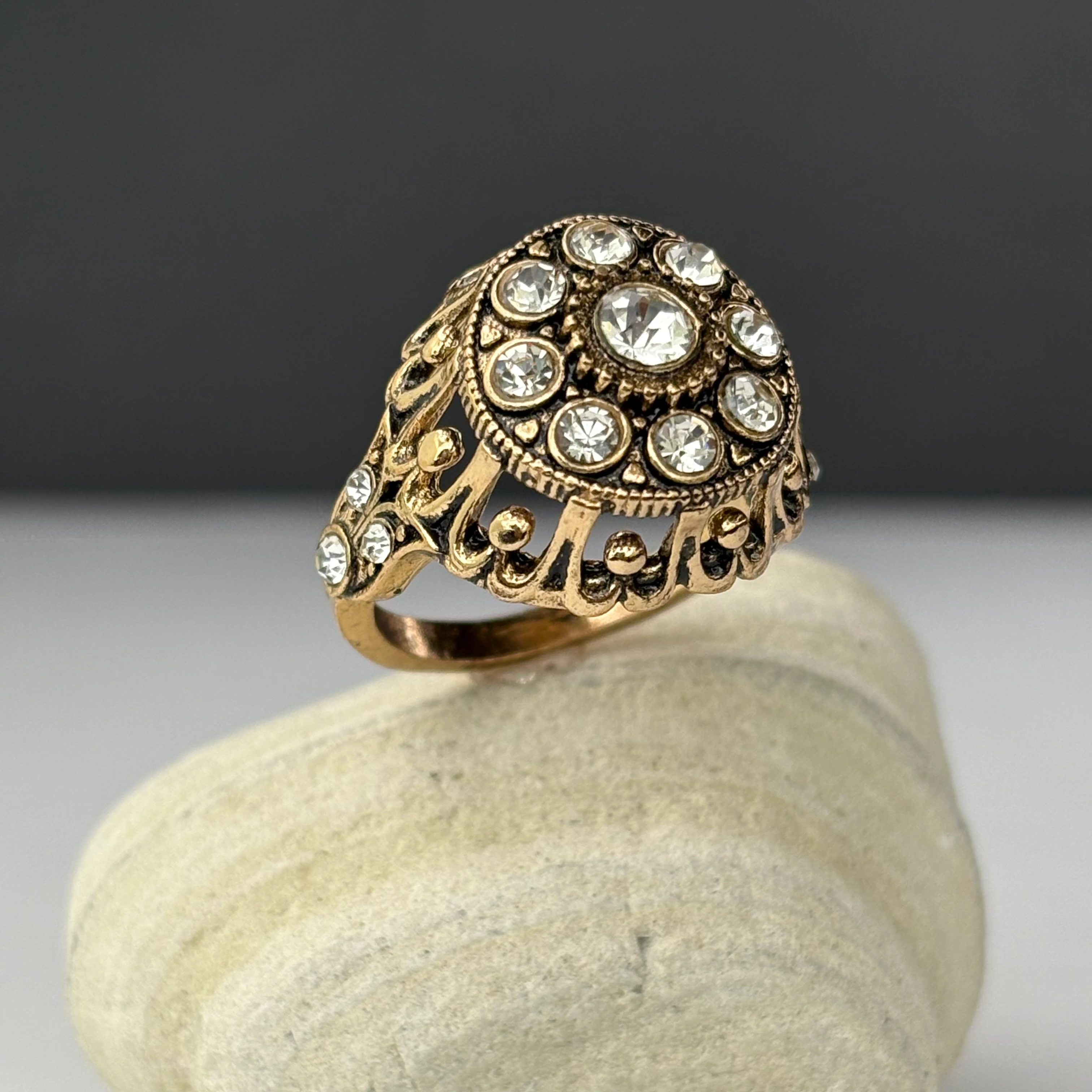 Mardin’in Çiçekli Yüzüğü – Kristal Işıltı - Beyaz Kristal