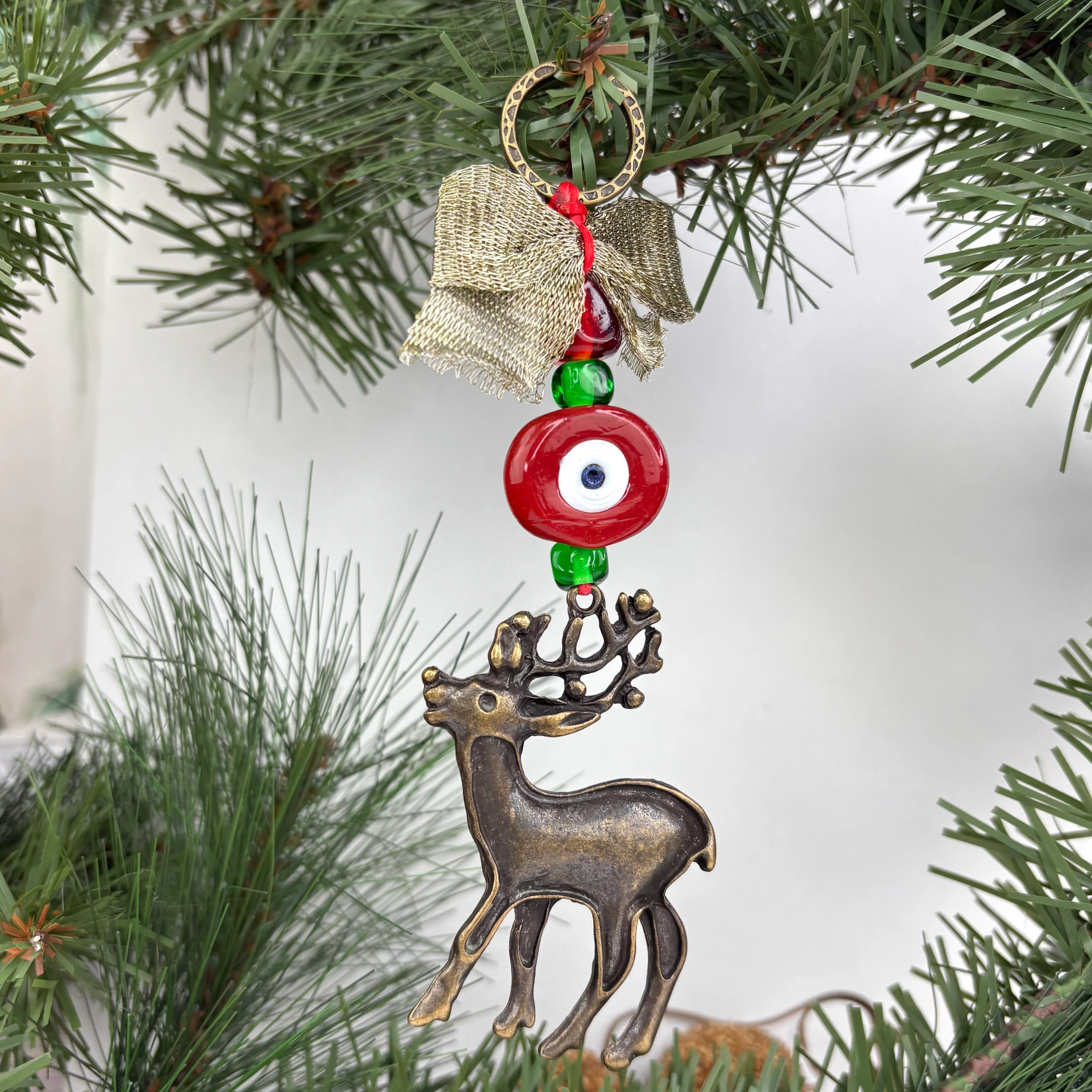Geyik & Nazar Boncuklu Yeni Yıl Anahtarlığı - Bronz, Kırmızı Nazar Boncuğu