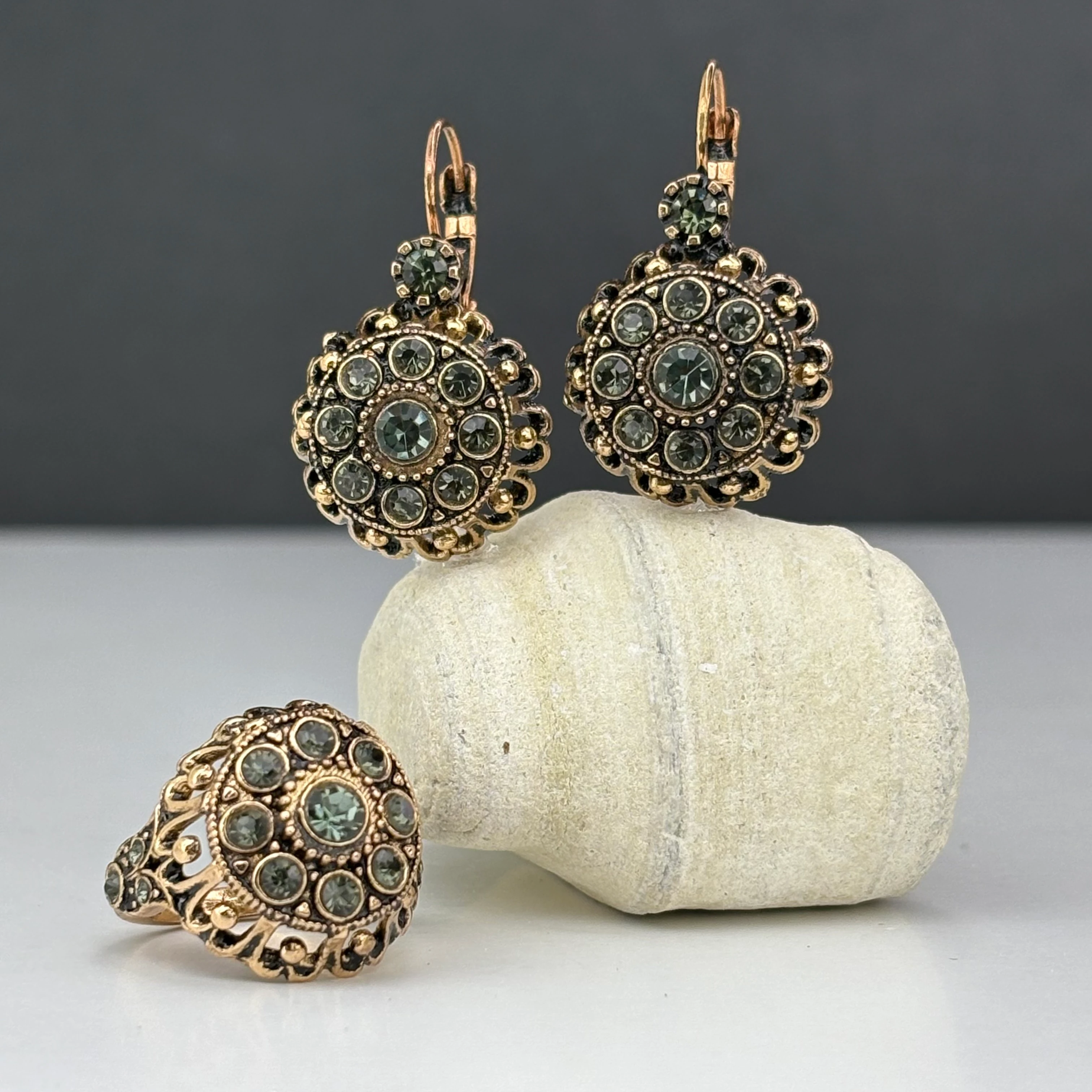 Mardin’in Çiçekli Gül Serisi: Küpe & Yüzük