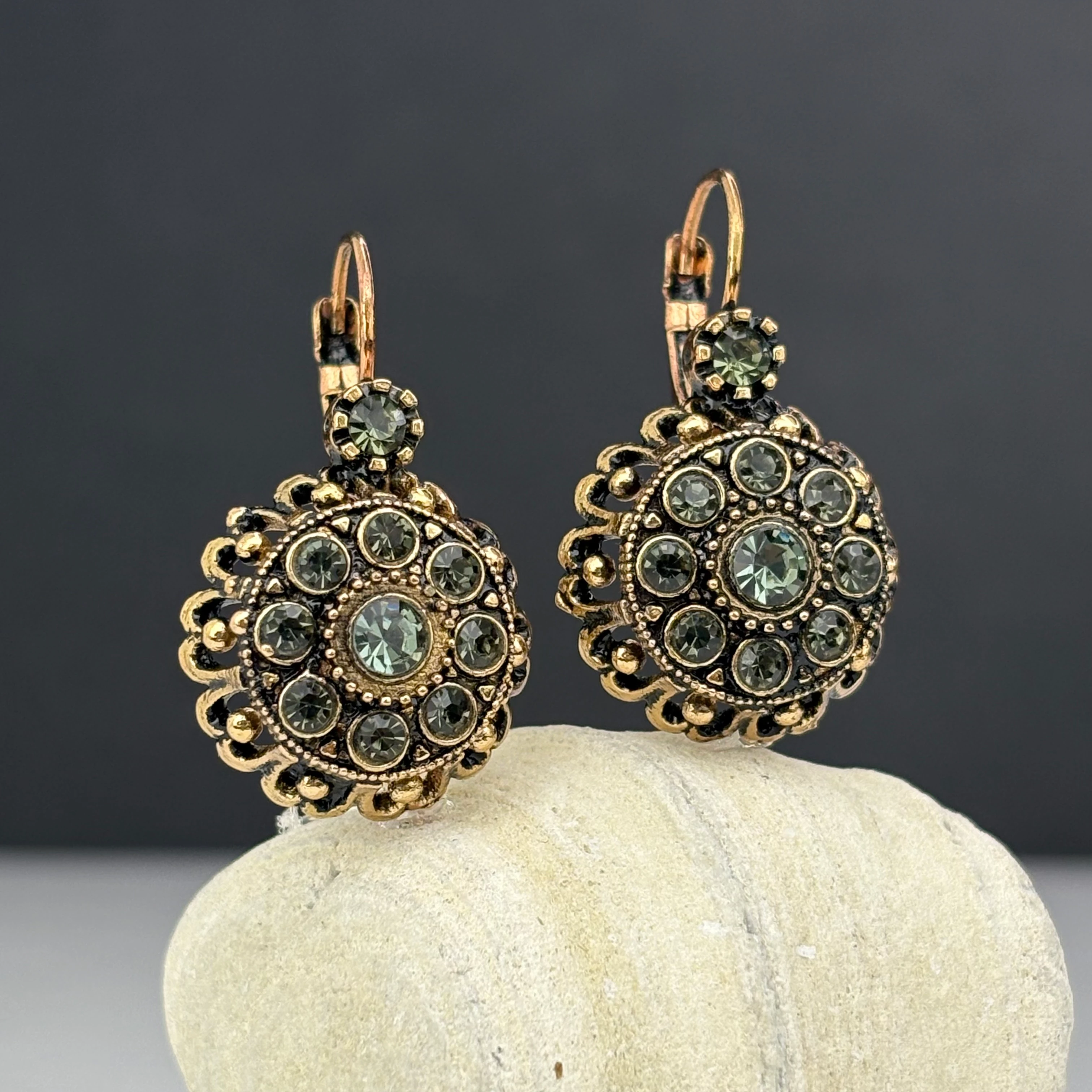 Mardin’in Çiçekli Küpesi – Kristal Işıltı