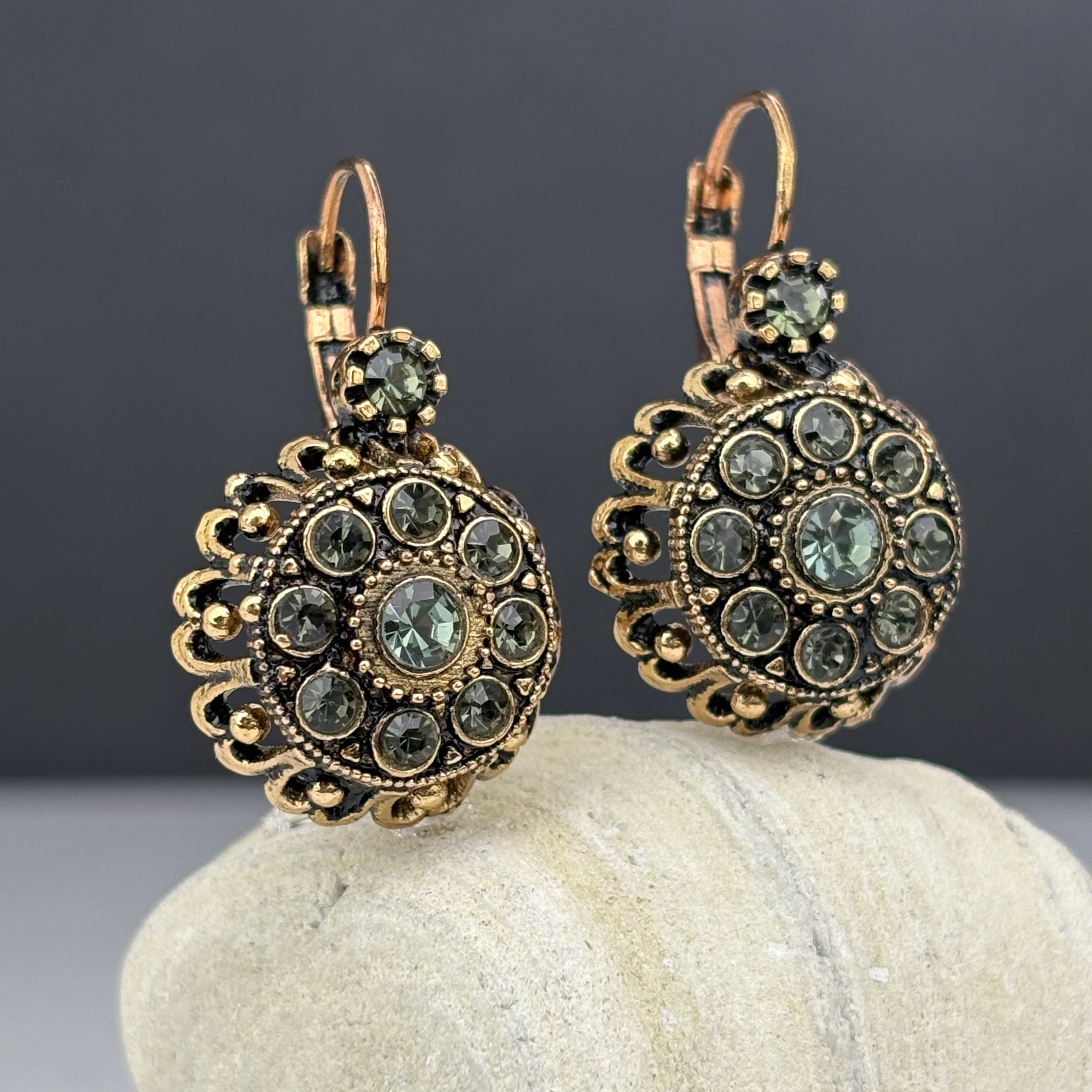 Mardin’in Çiçekli Küpesi – Kristal Işıltı