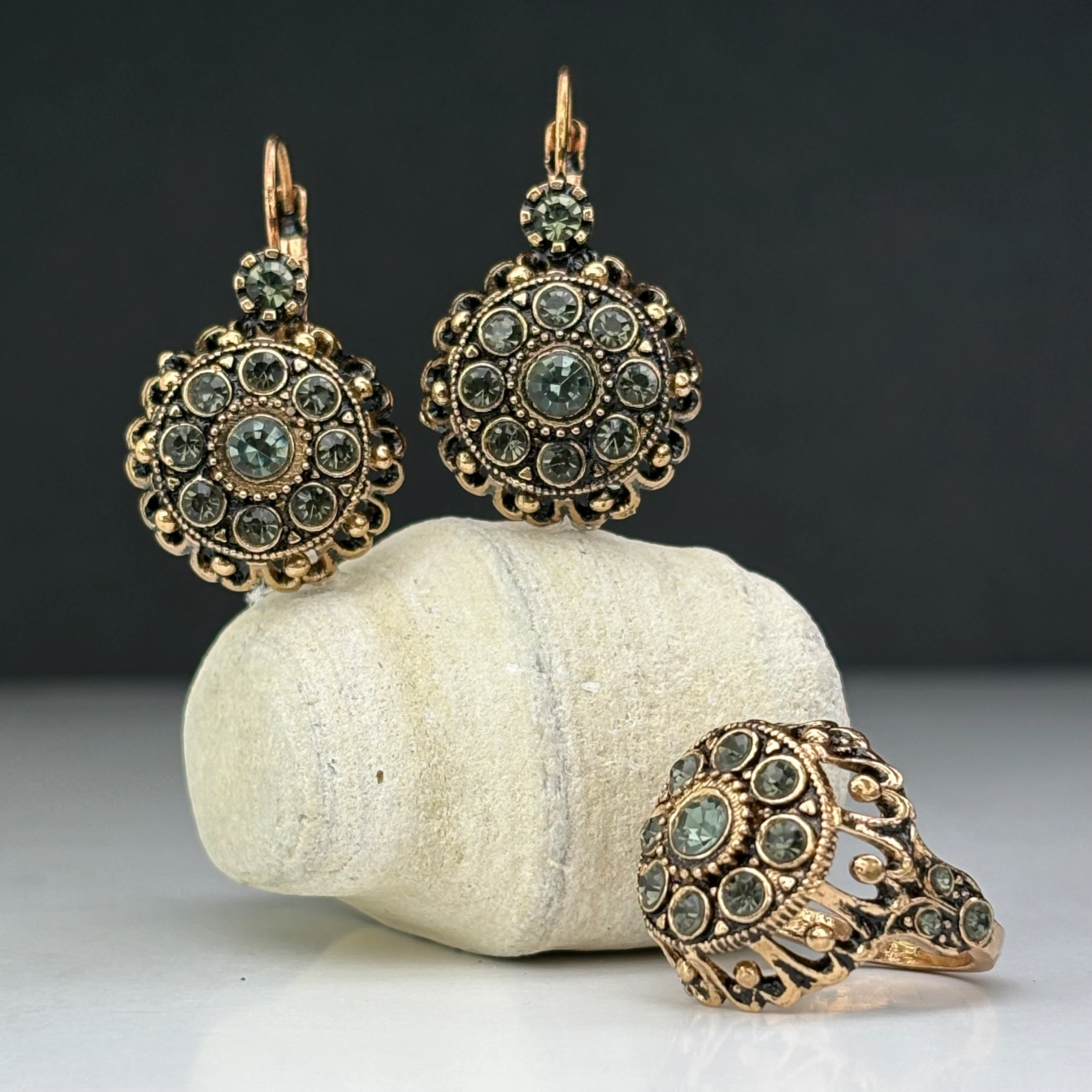 Mardin’in Çiçekli Gül Serisi: Küpe & Yüzük