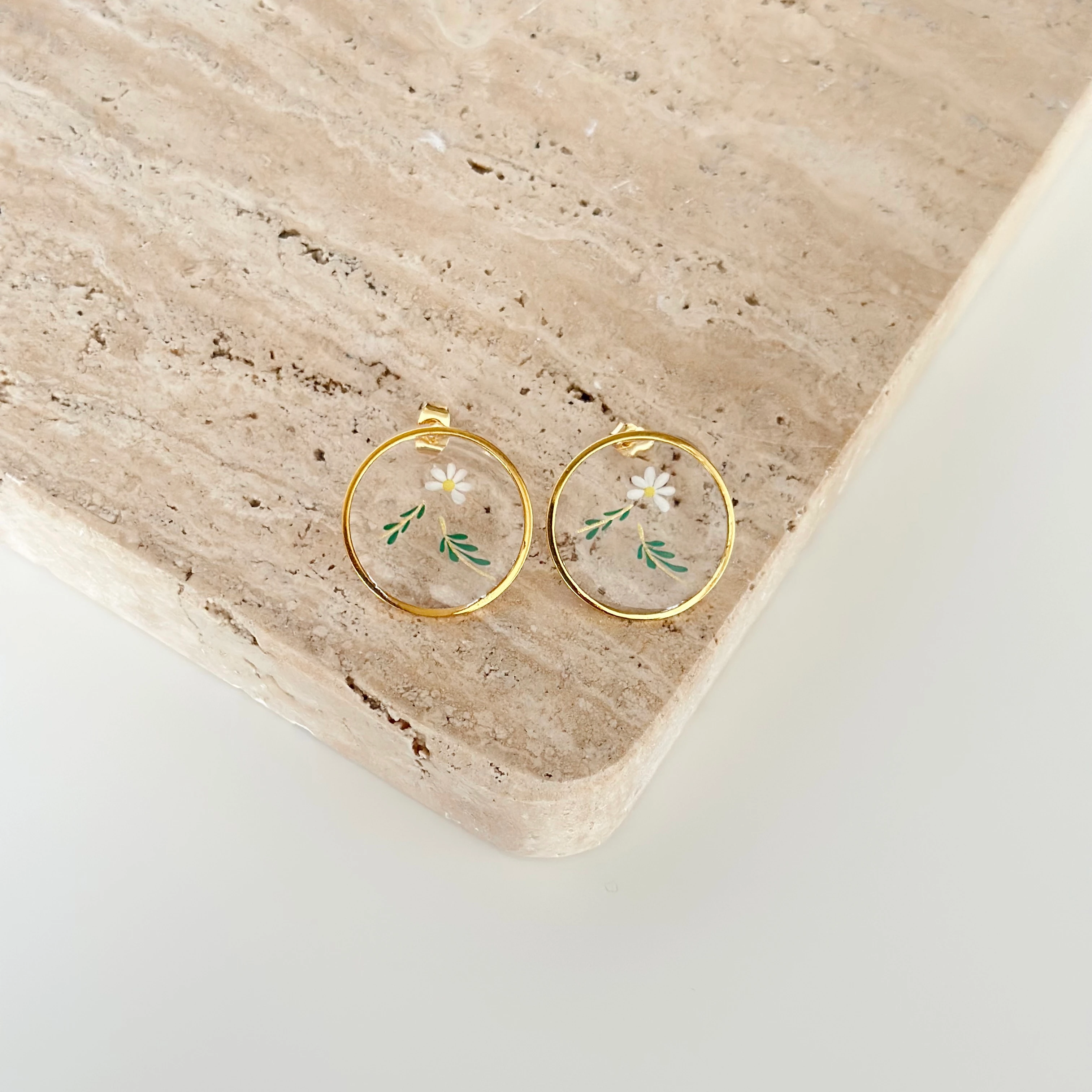 Şeffaf Papatya Halkalı Küpe