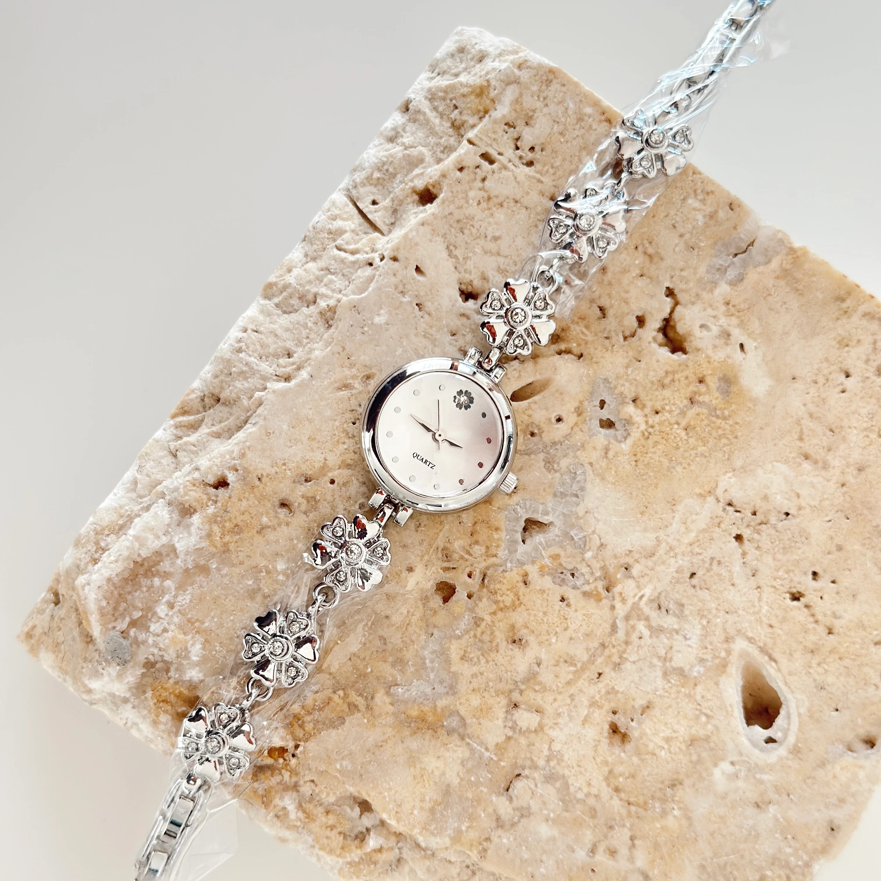 Çiçek Kordon Gümüş Saat Beyaz