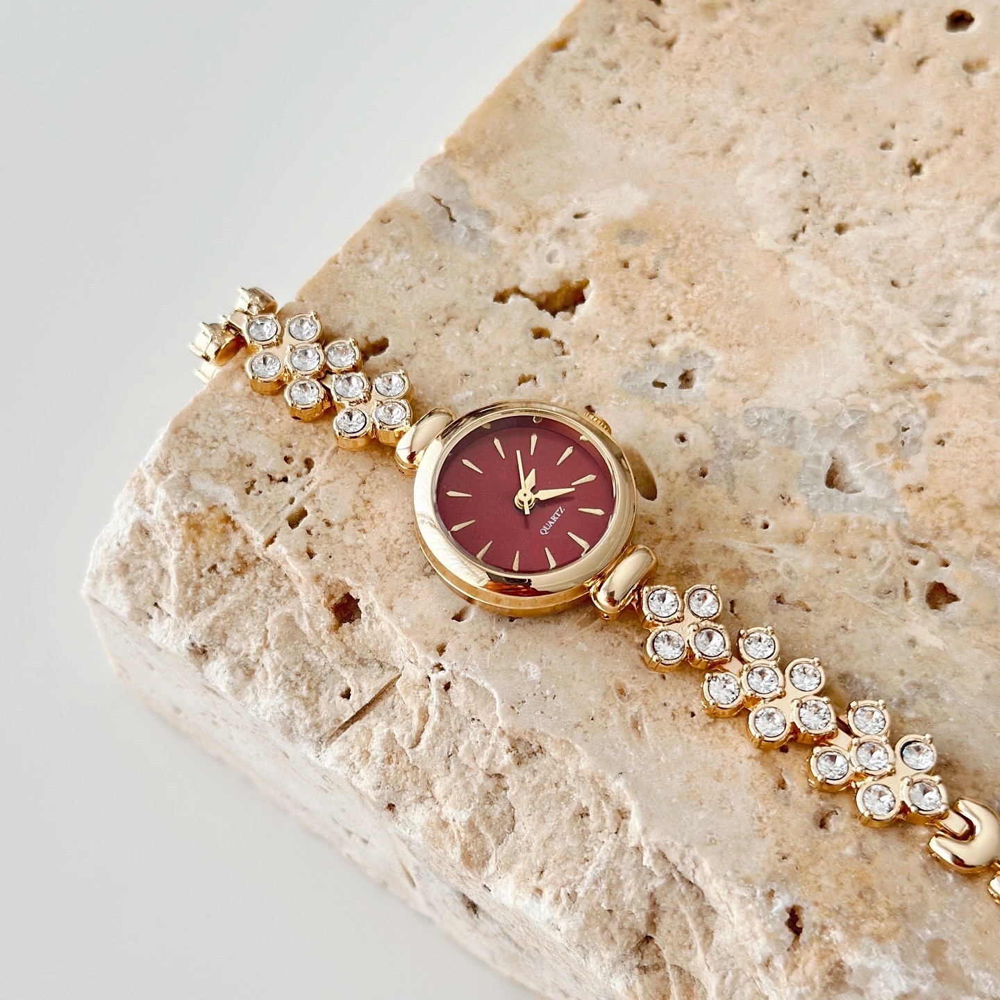 Aurea Watch