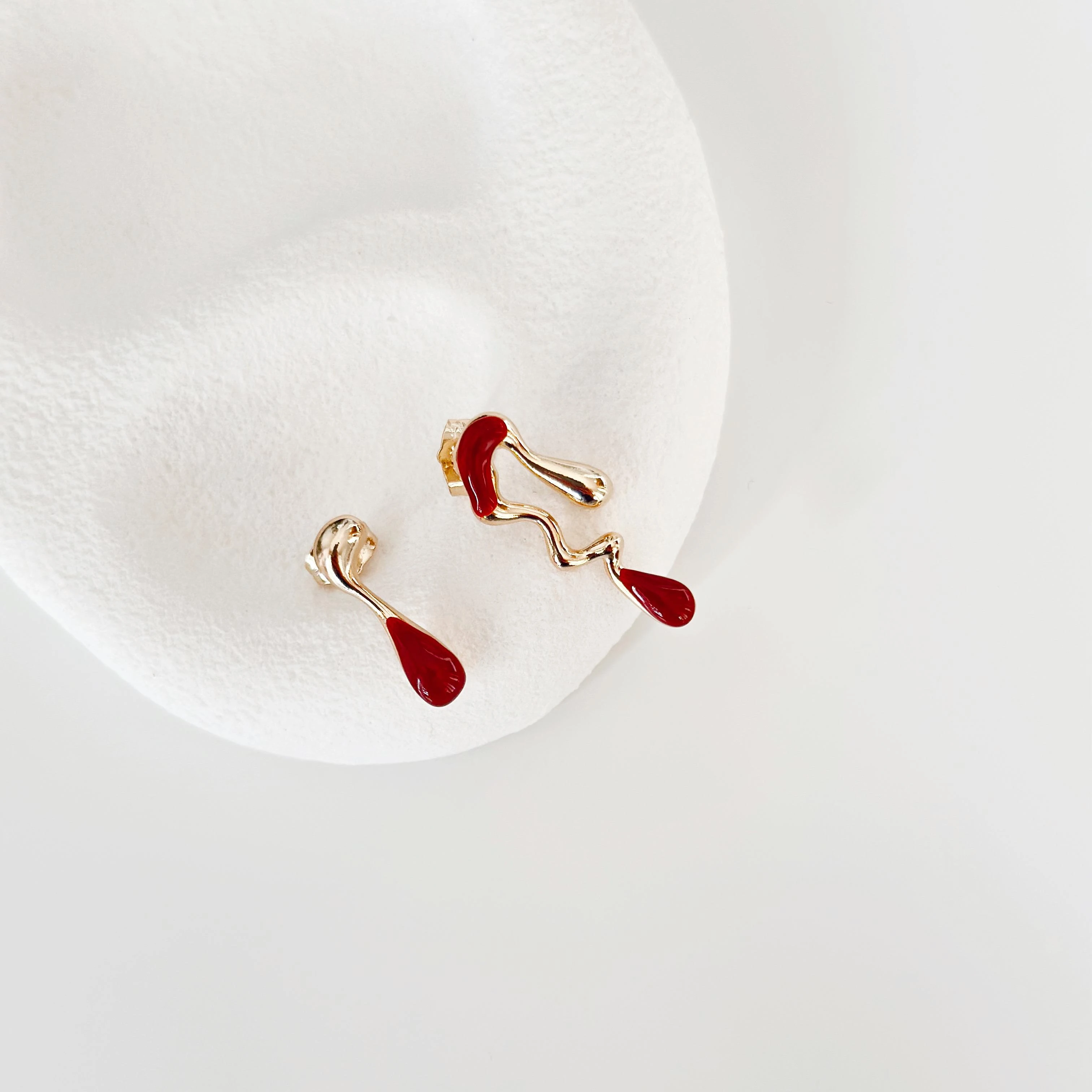 Rouge bizarre Çelik küpe