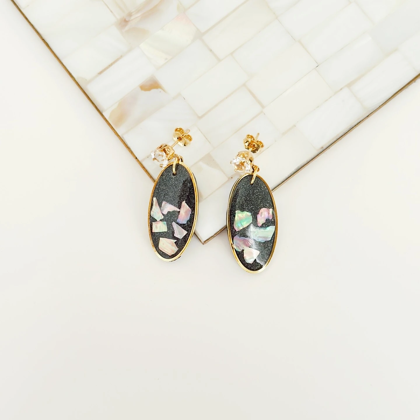 Ries Handmade Oval Sedefli Küpe