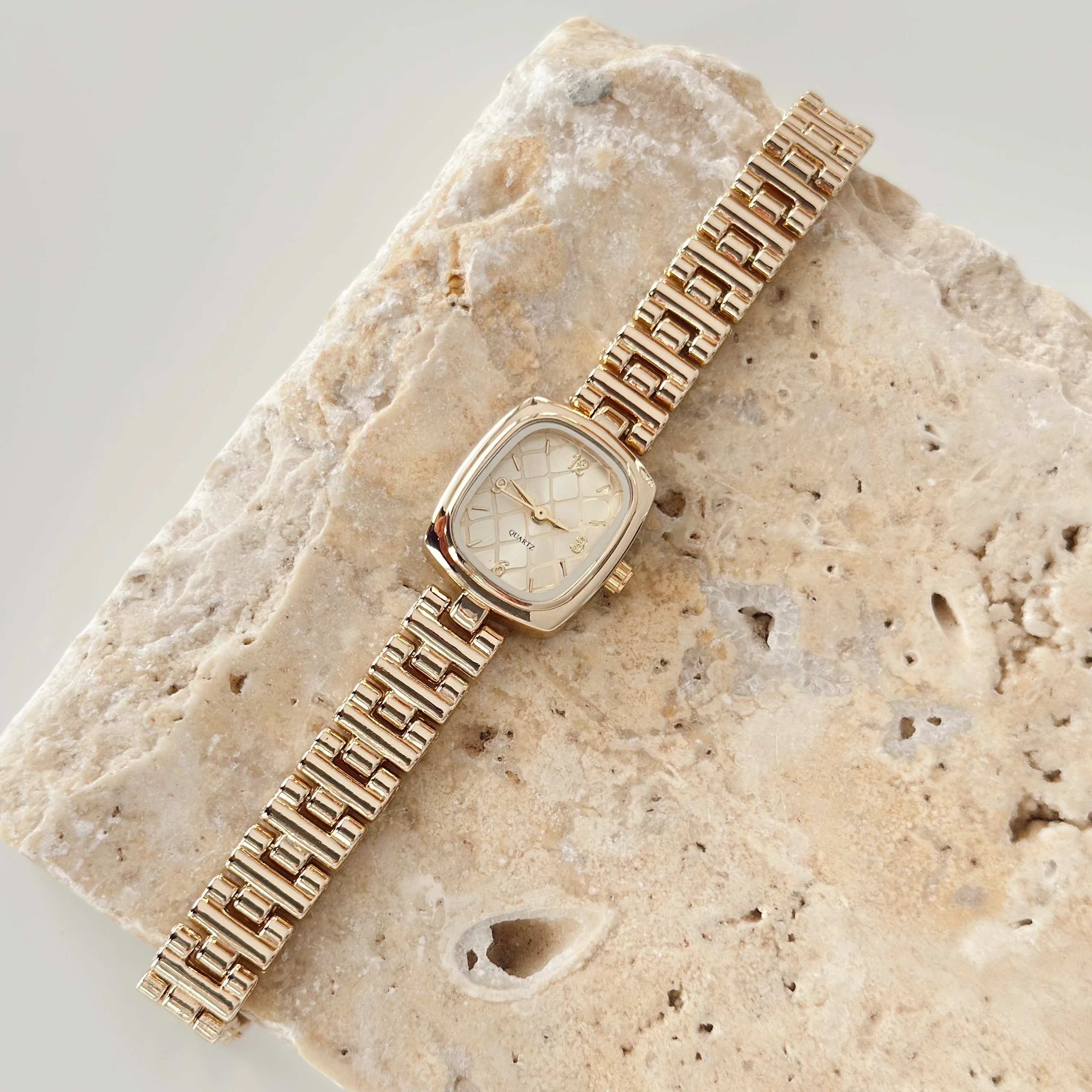 Tsira Gold Saat Beyaz