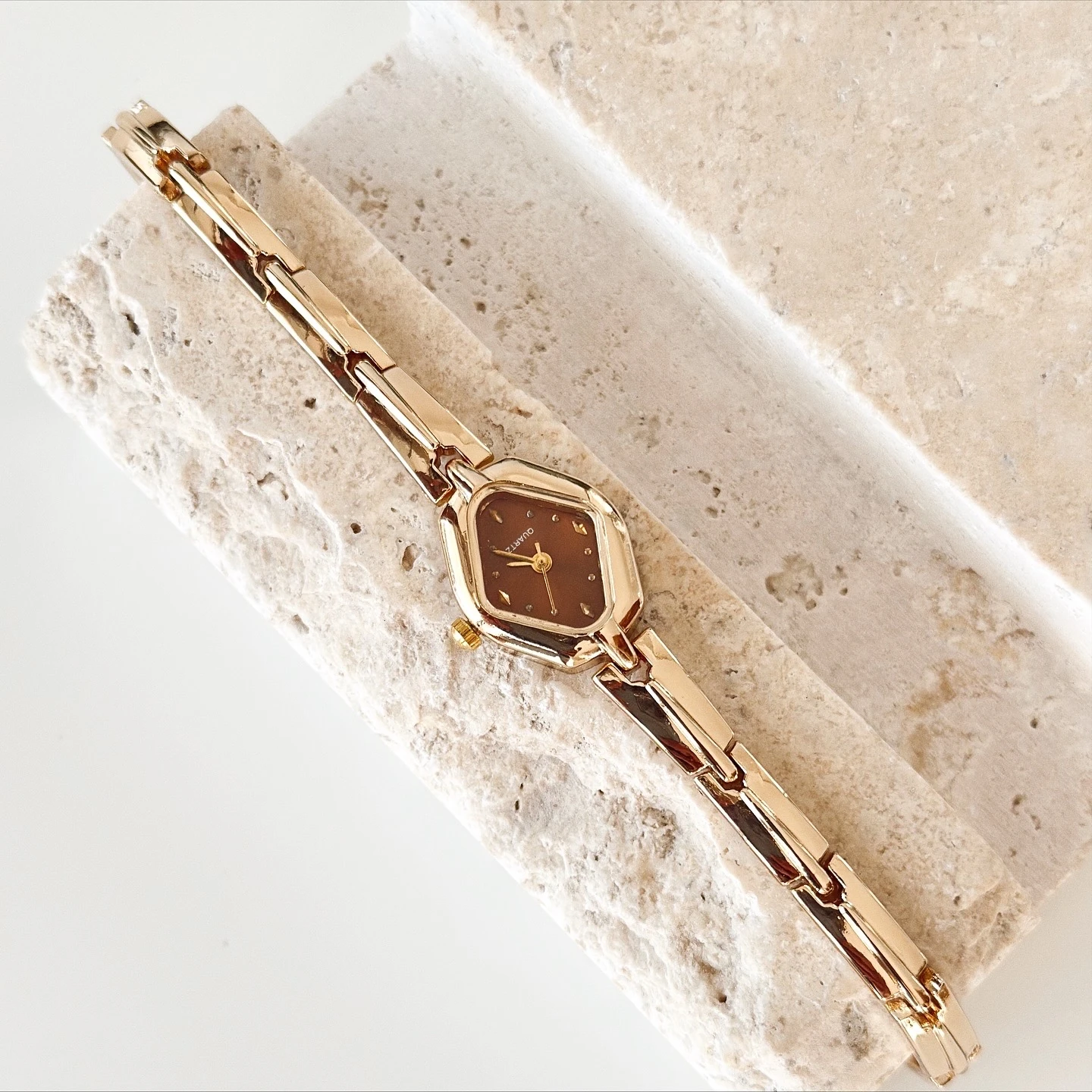 Allo Kahverengi Saat