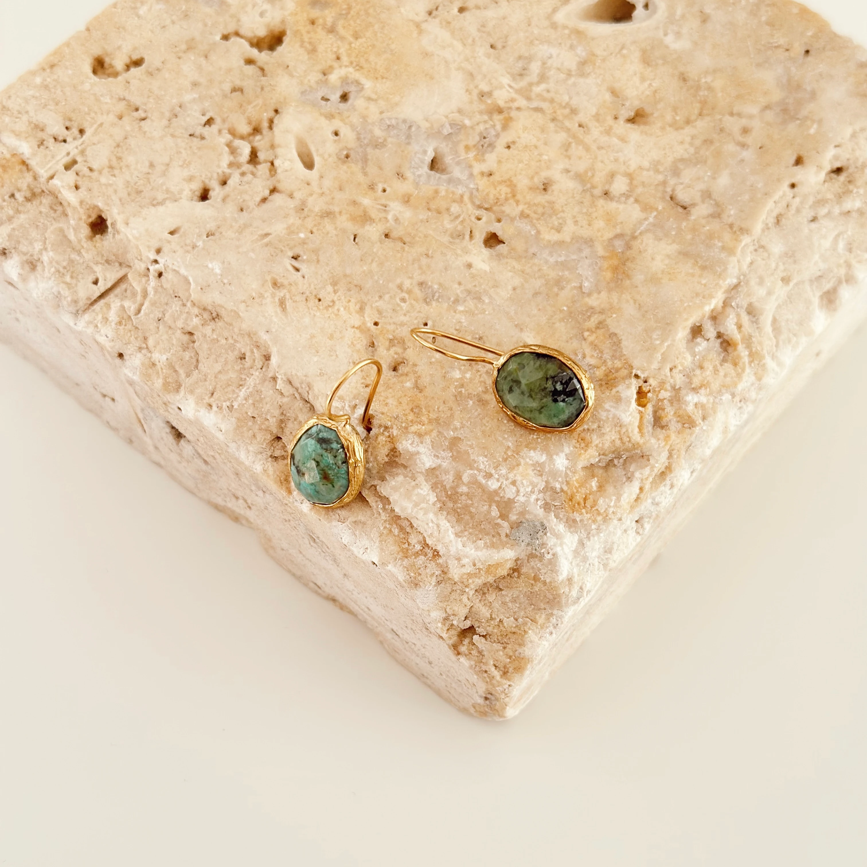 Verdia Oval Doğal Taş küpe