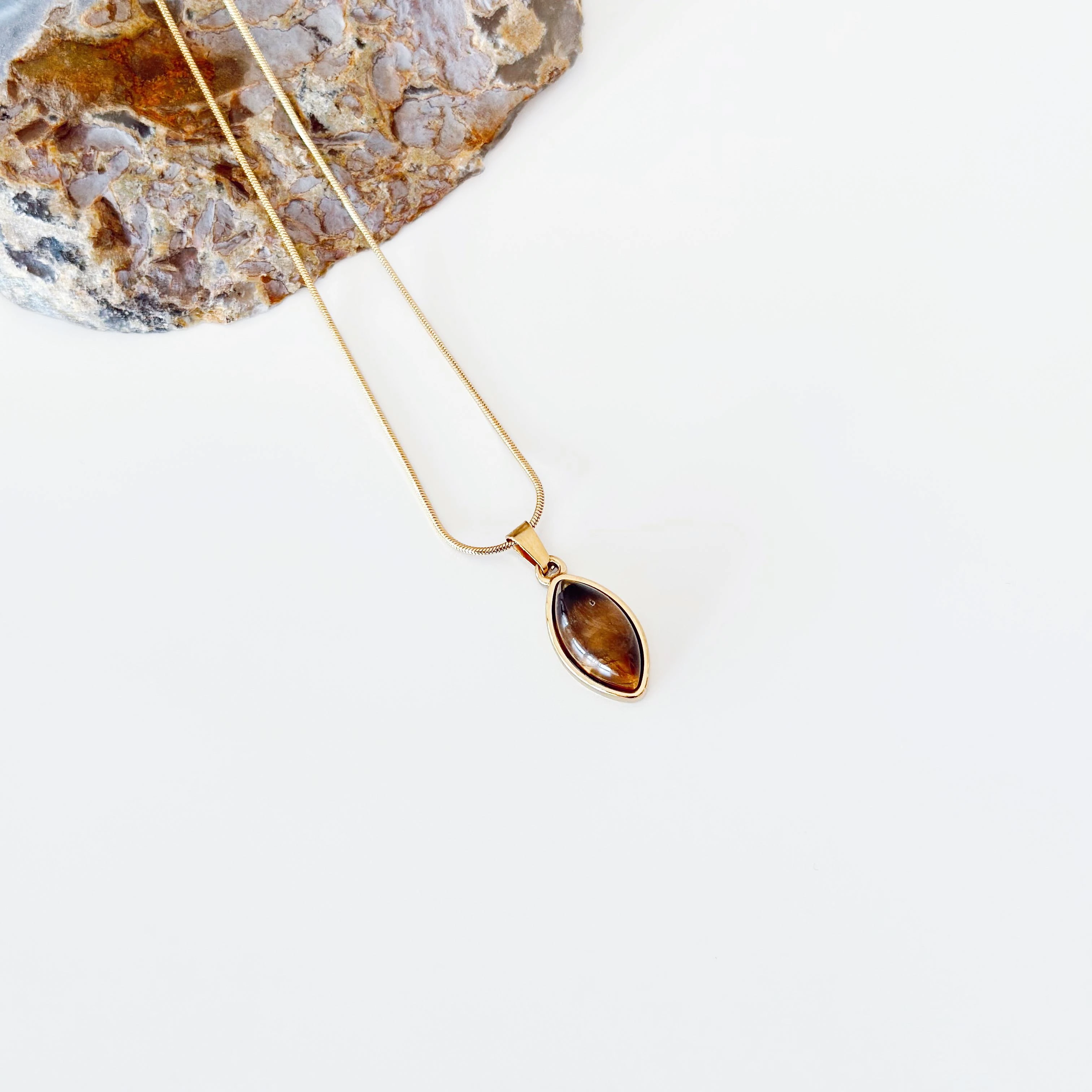 Occhio di tigre Çelik Kolye