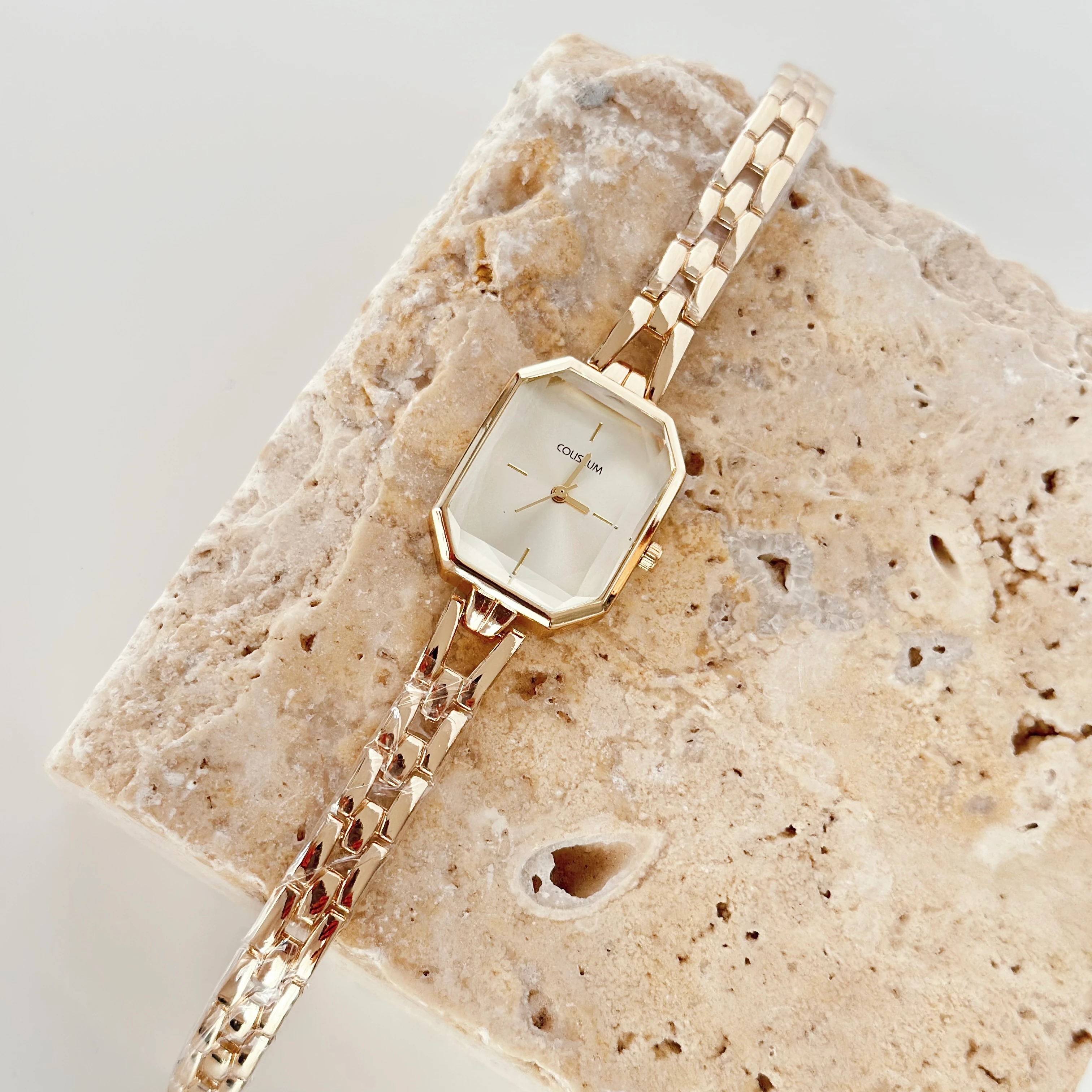 Angulaire Gold Saat Gold