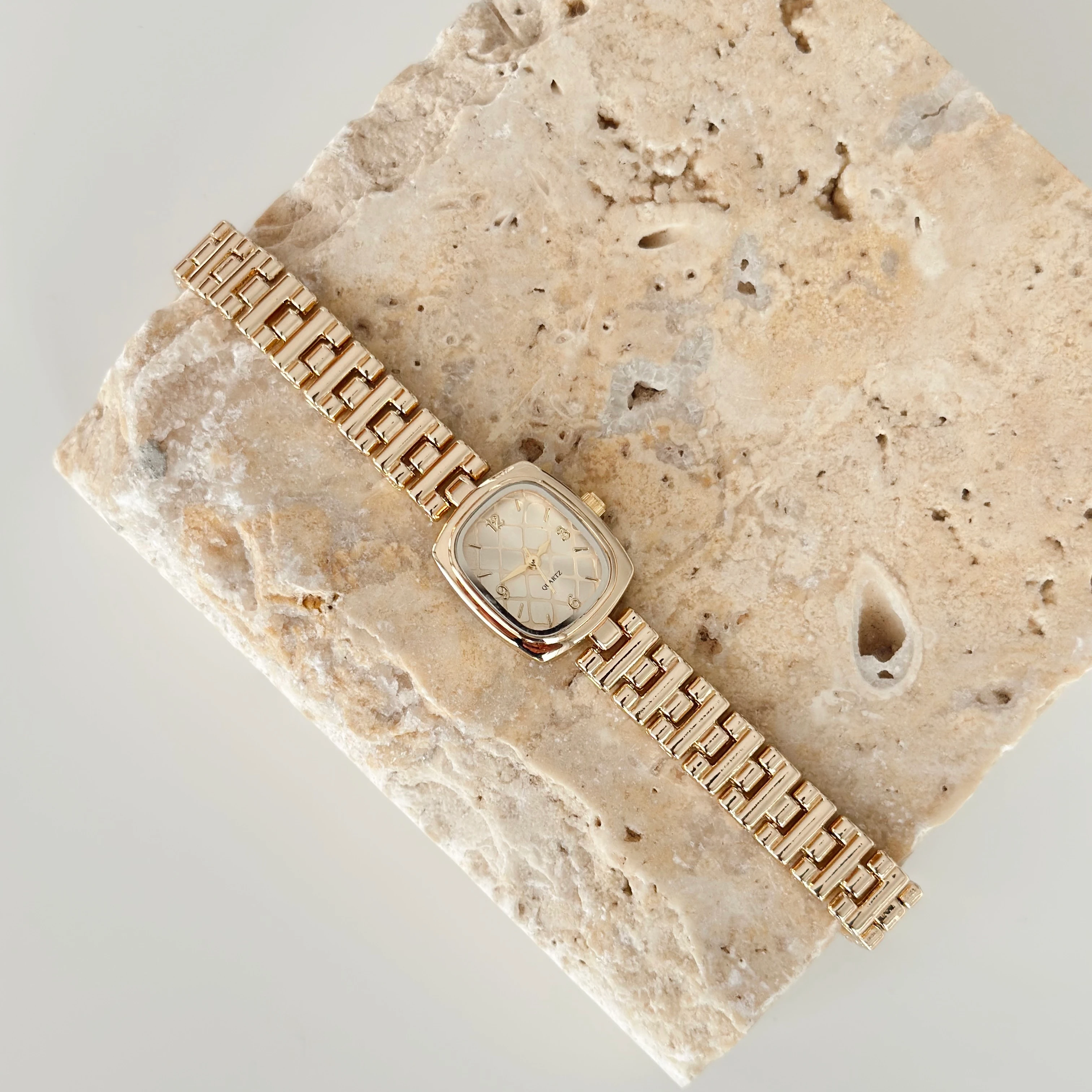 Tsira Gold Saat Beyaz