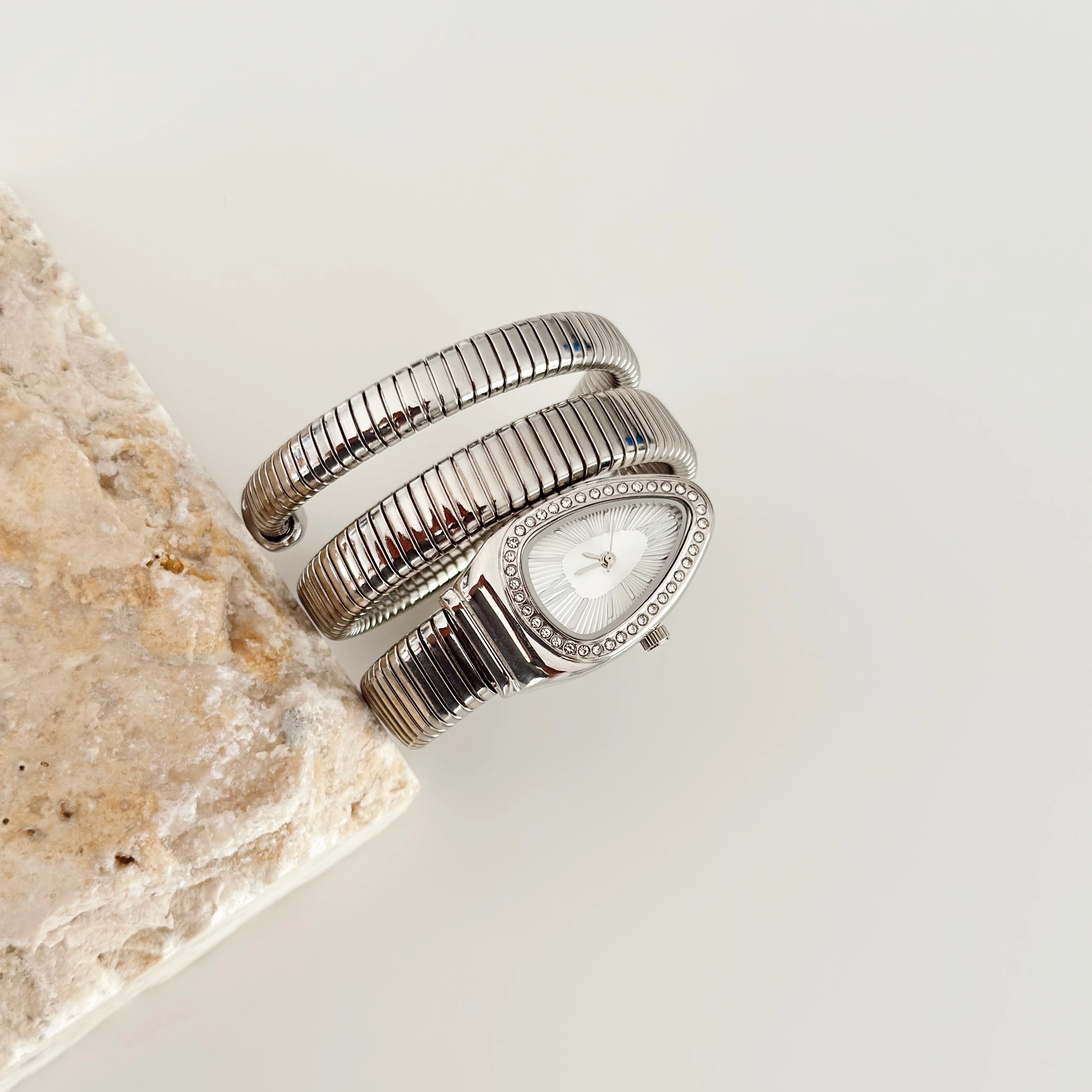 Serpent Saat Gümüş Taşlı