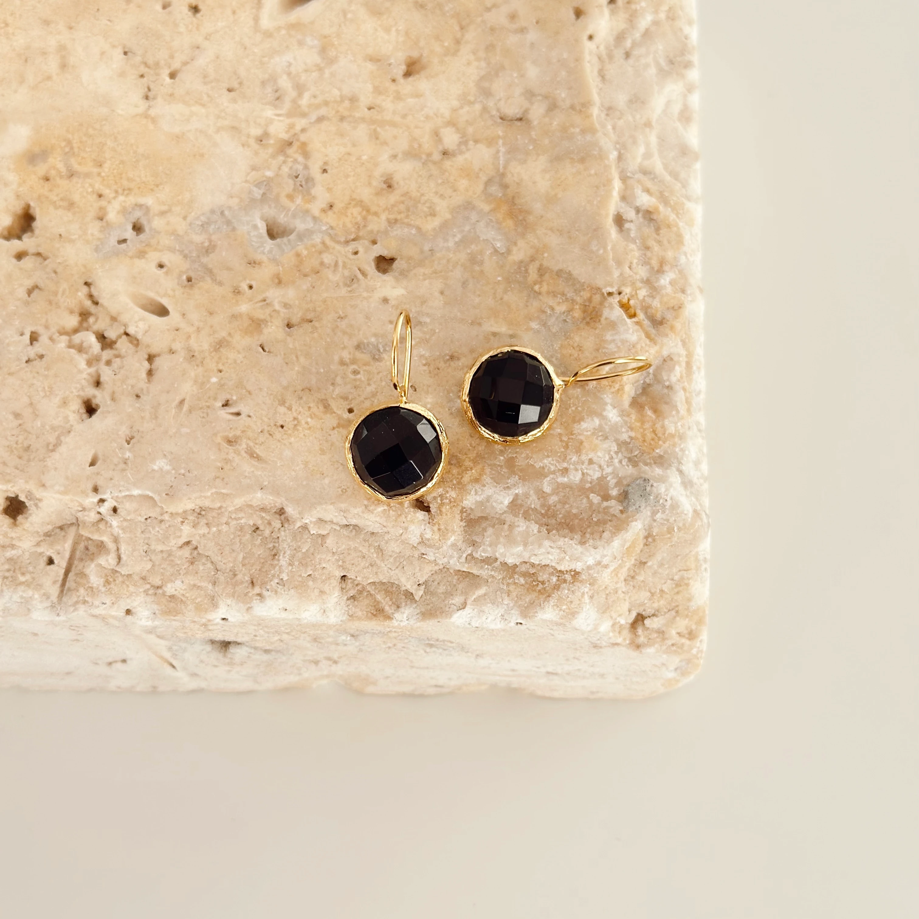 Siyah Oniks Yuvarlak Doğal taş Küpe