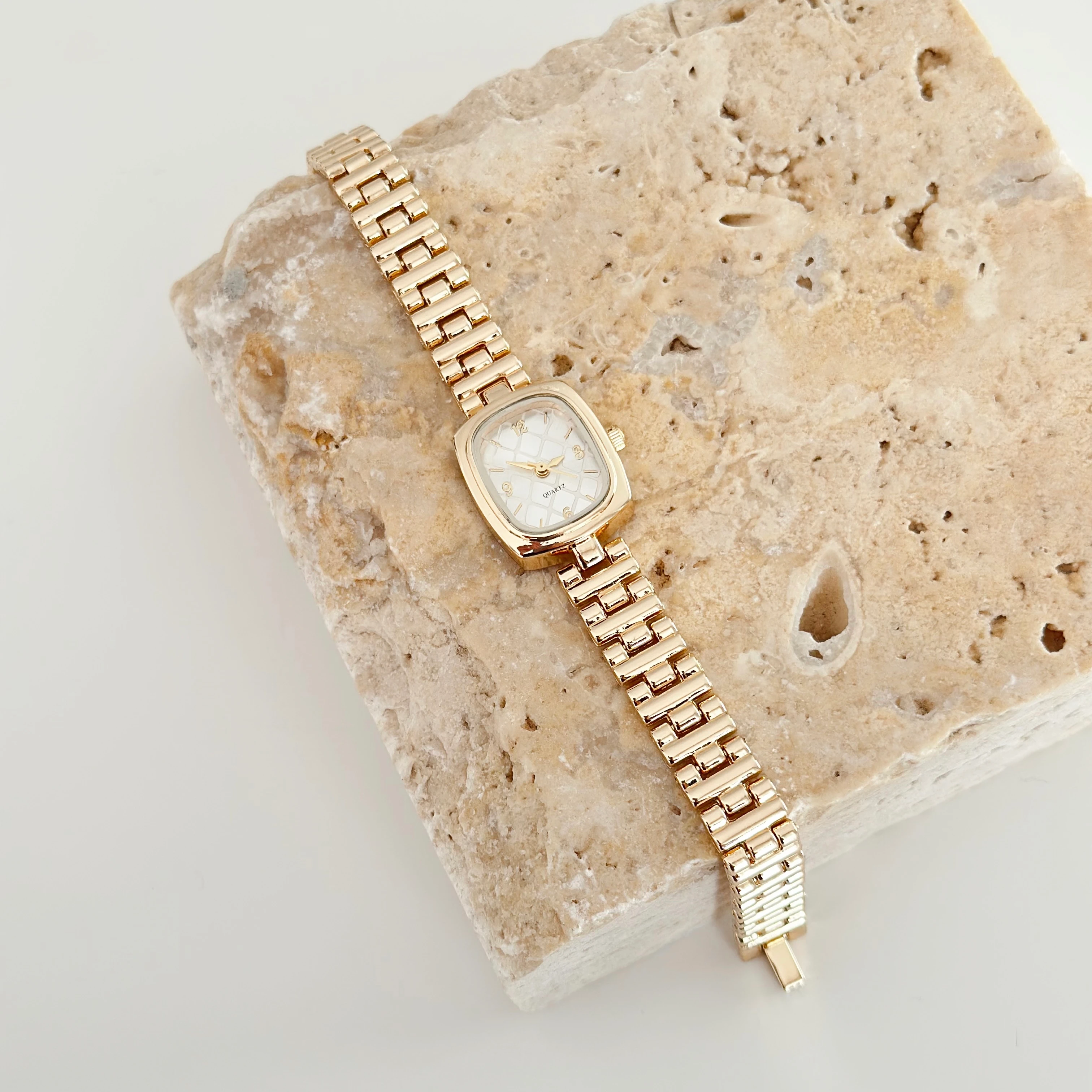 Tsira Gold Saat Beyaz