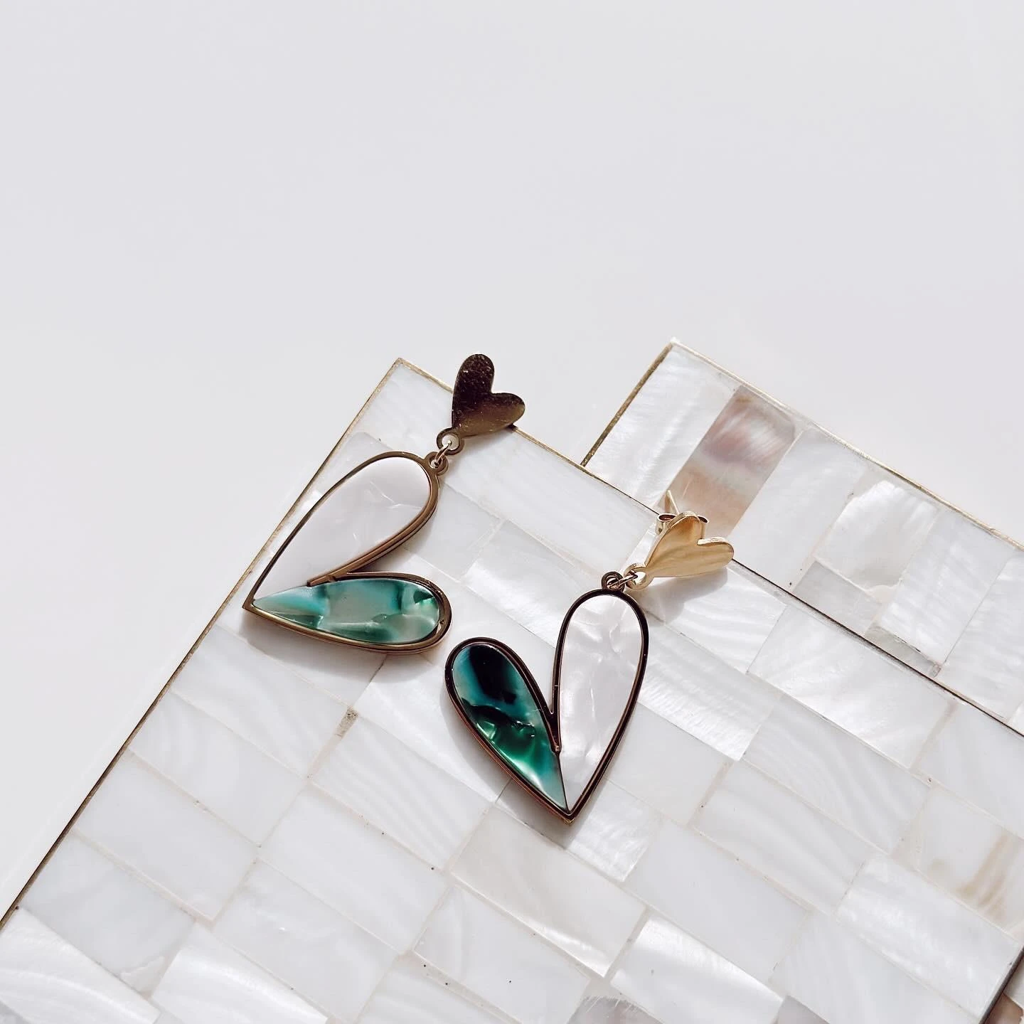 Un cuore gold çelik küpe