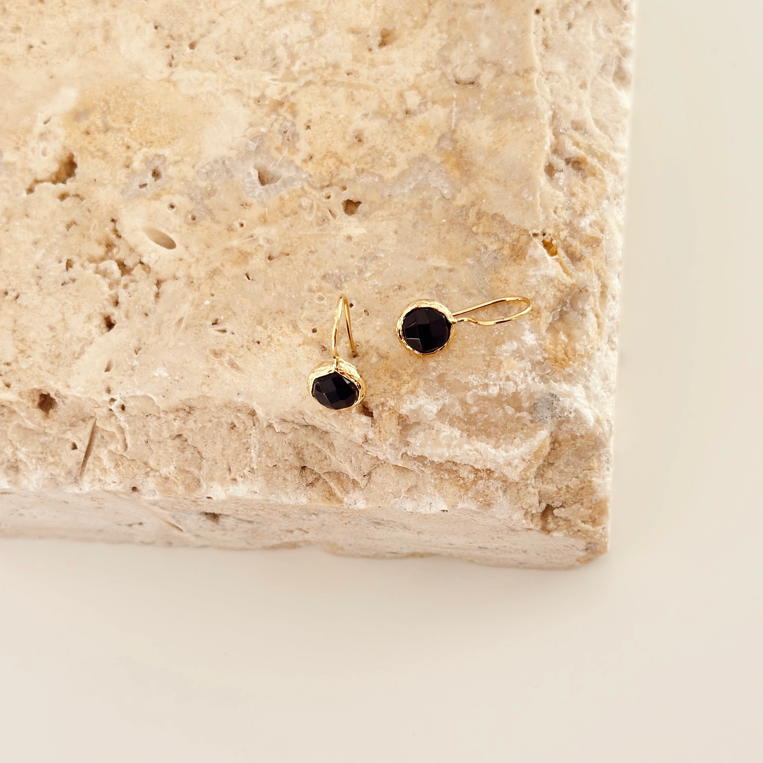 Siyah Oniks Mini Doğal taş Küpe