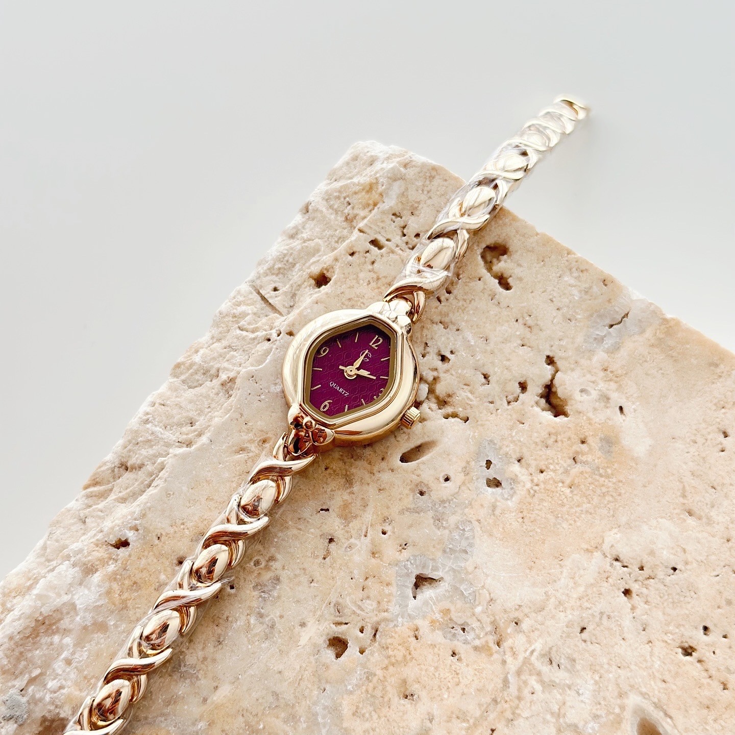 Elvian Watch