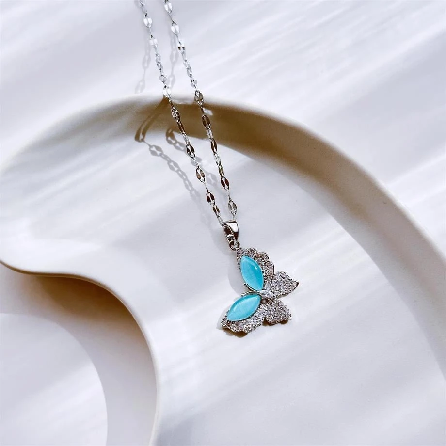 Mavi Taşlı Kelebek Çelik Kolye