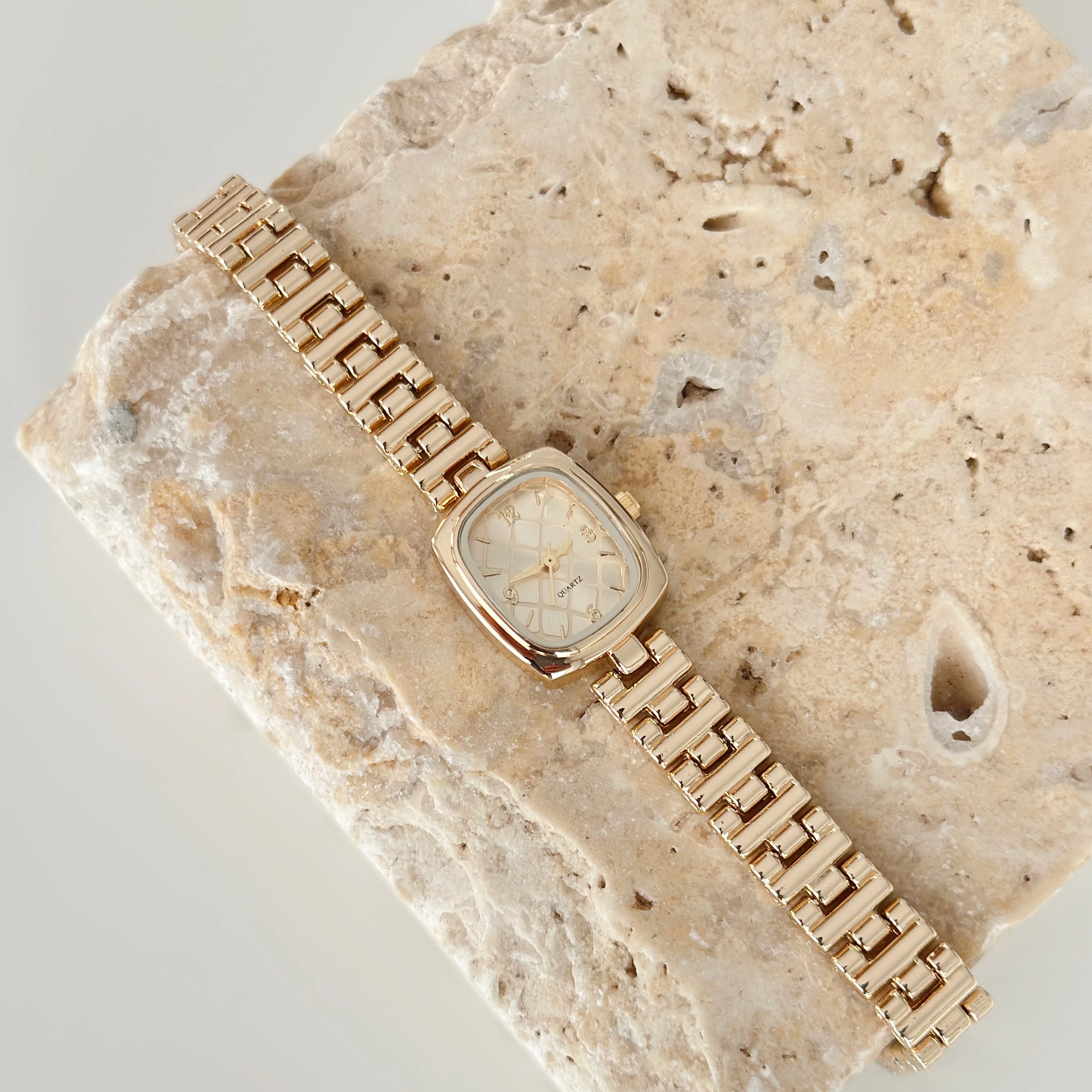 Tsira Gold Saat Beyaz