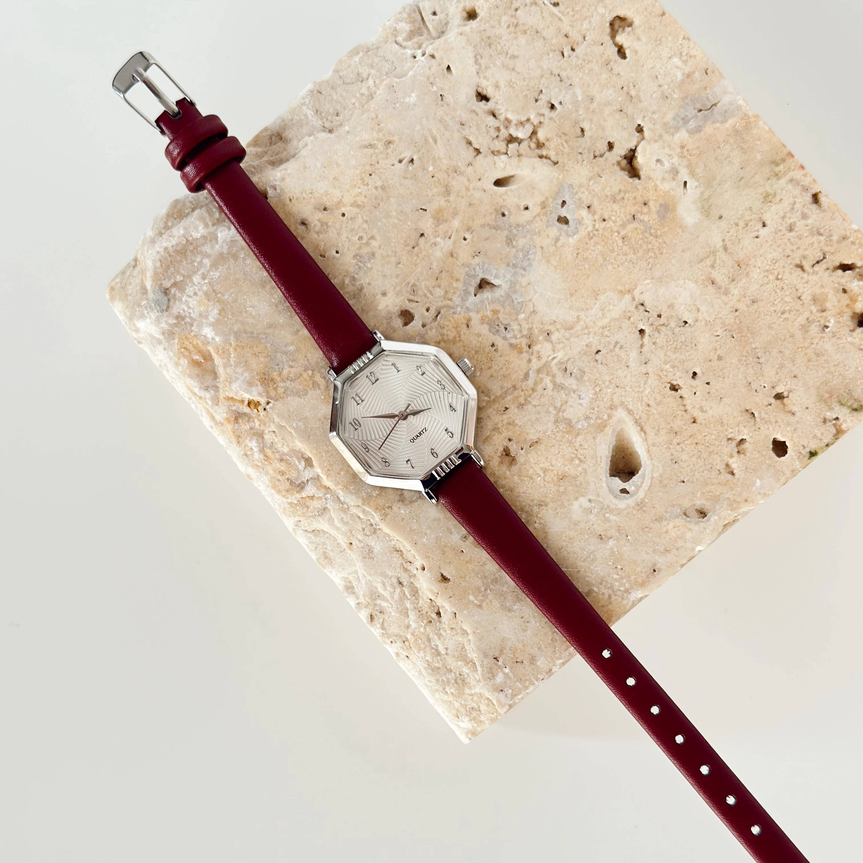 Octogonal Gümüş Deri Kayış Saat