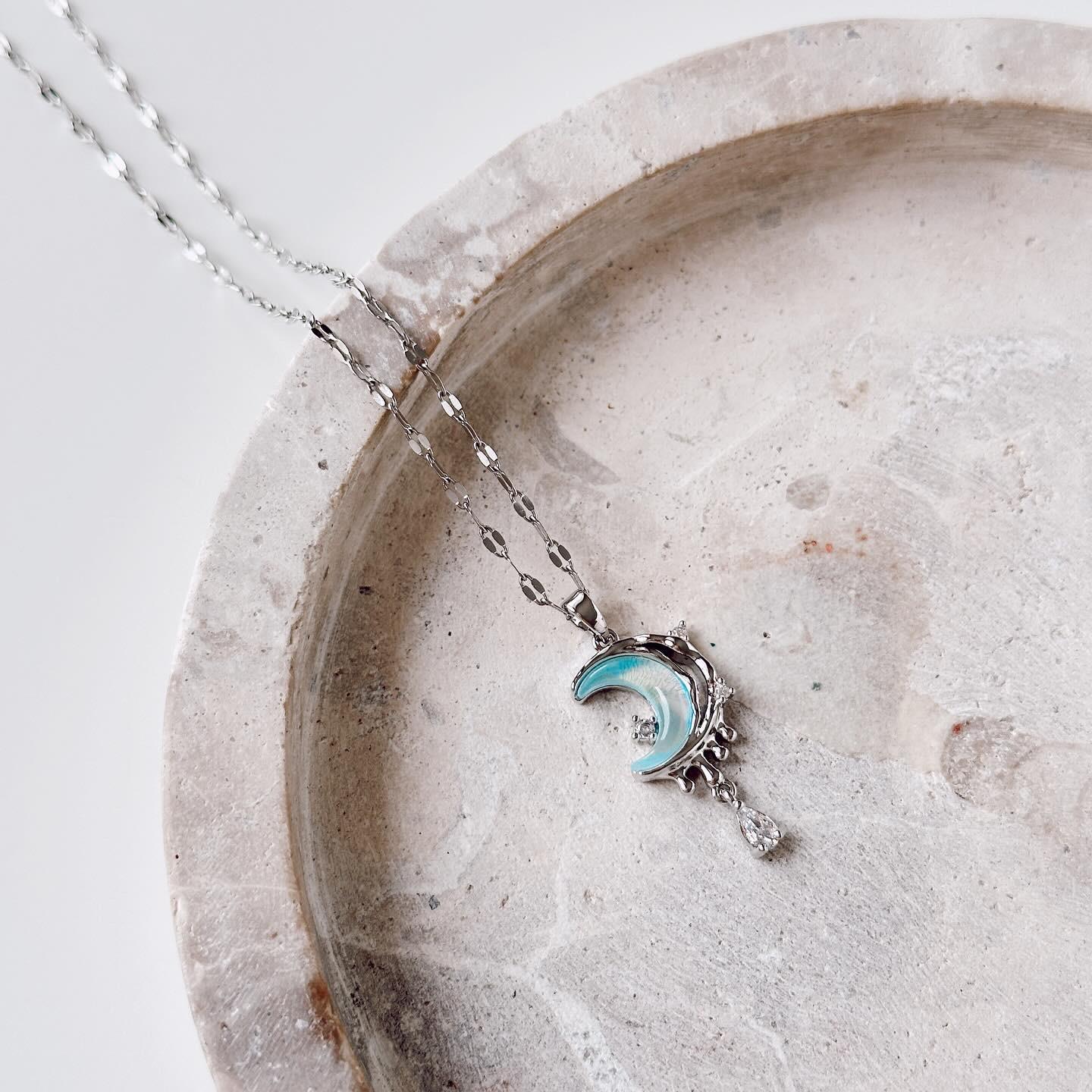 Luna blu grigia Çelik Kolye