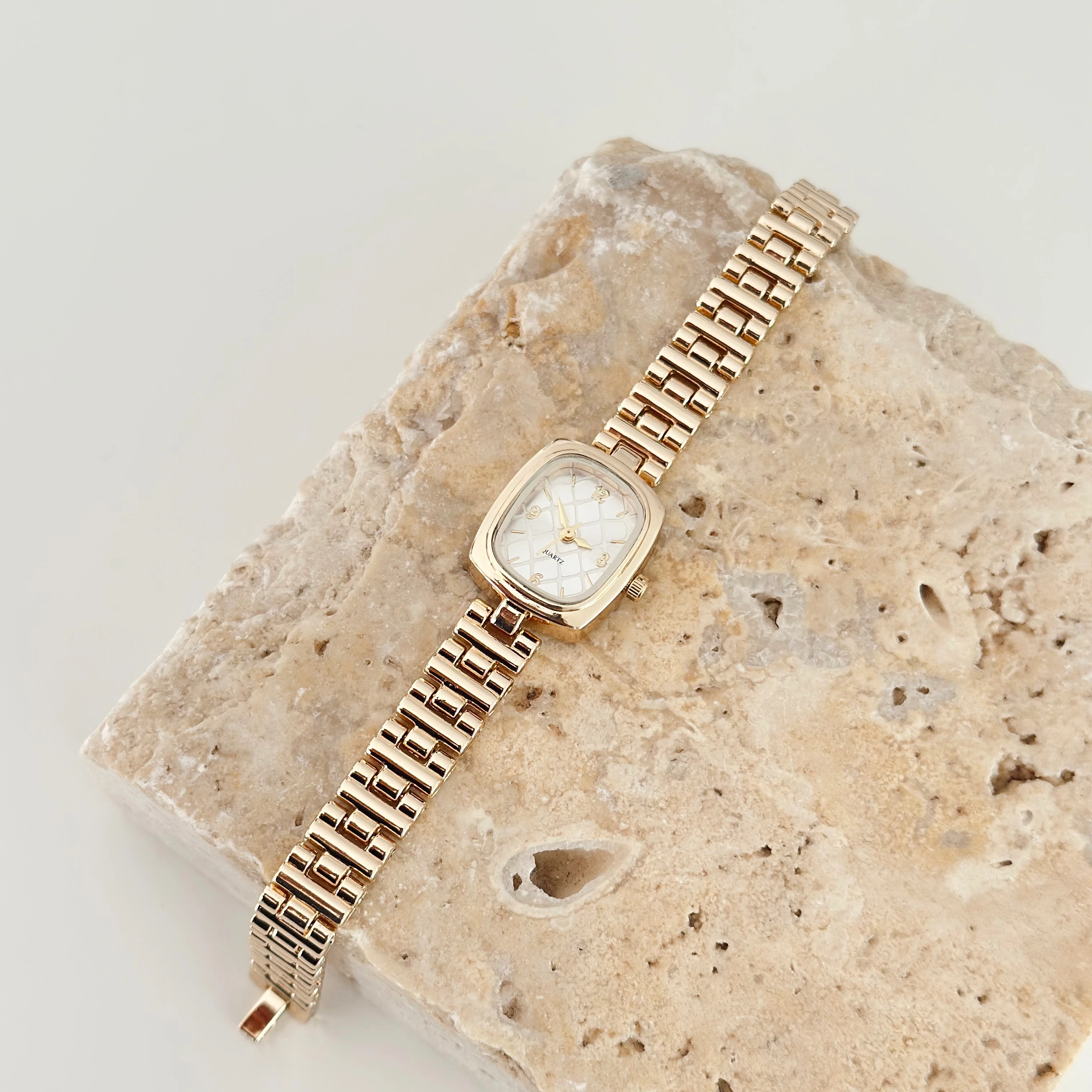 Tsira Gold Saat Beyaz