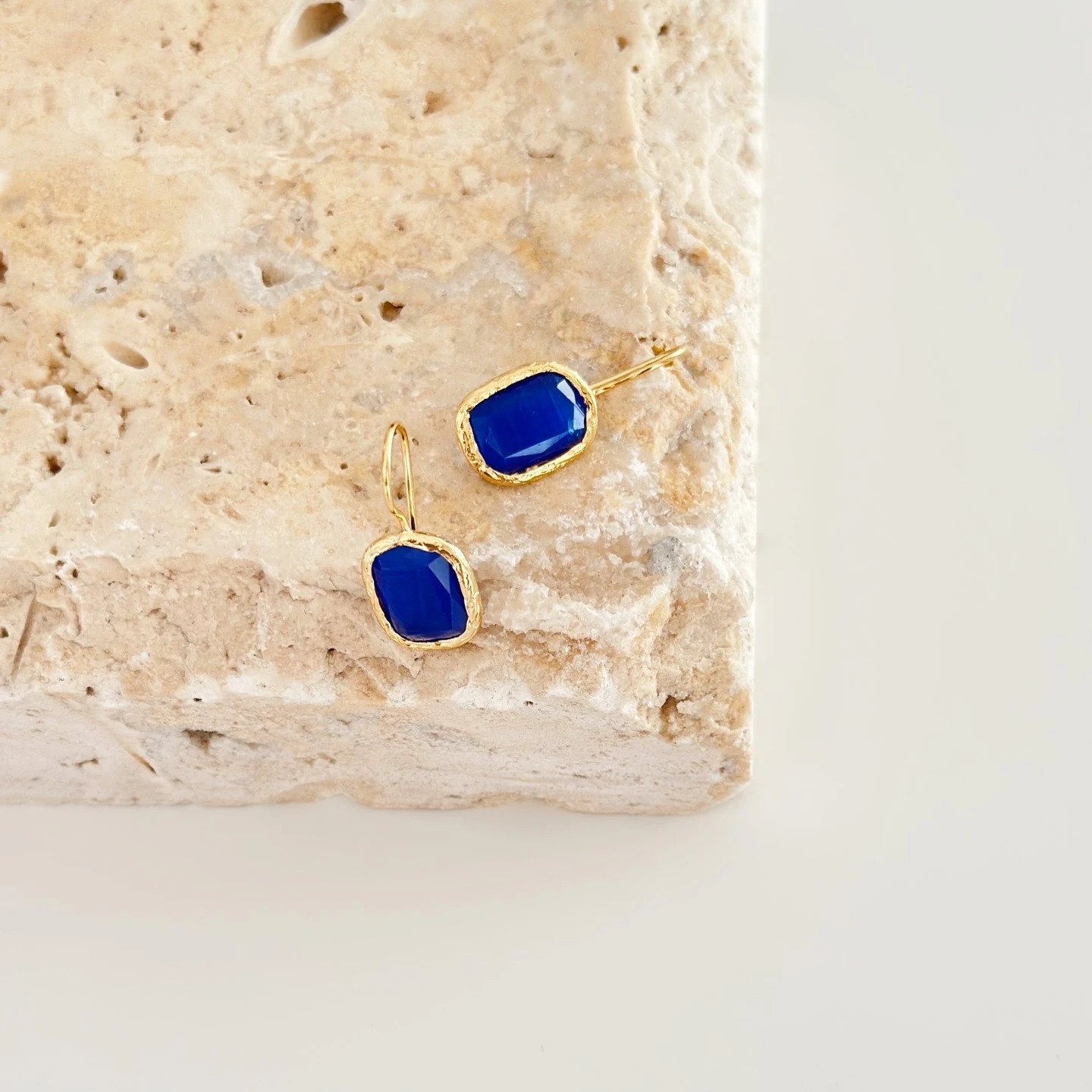 Kalsedon Drop Küpe Lacivert