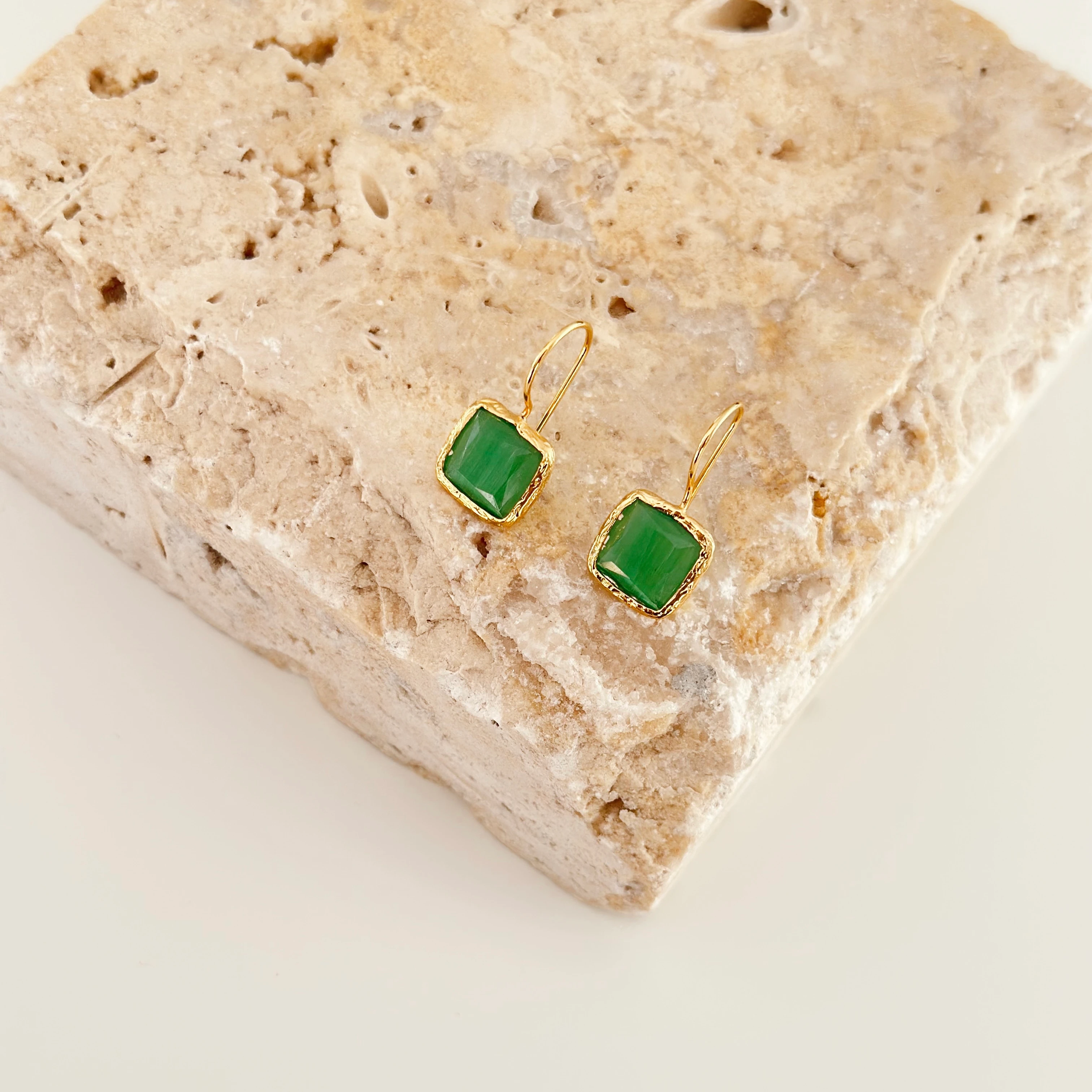 Kalsedon Kare Doğal Taş Küpe Yeşil