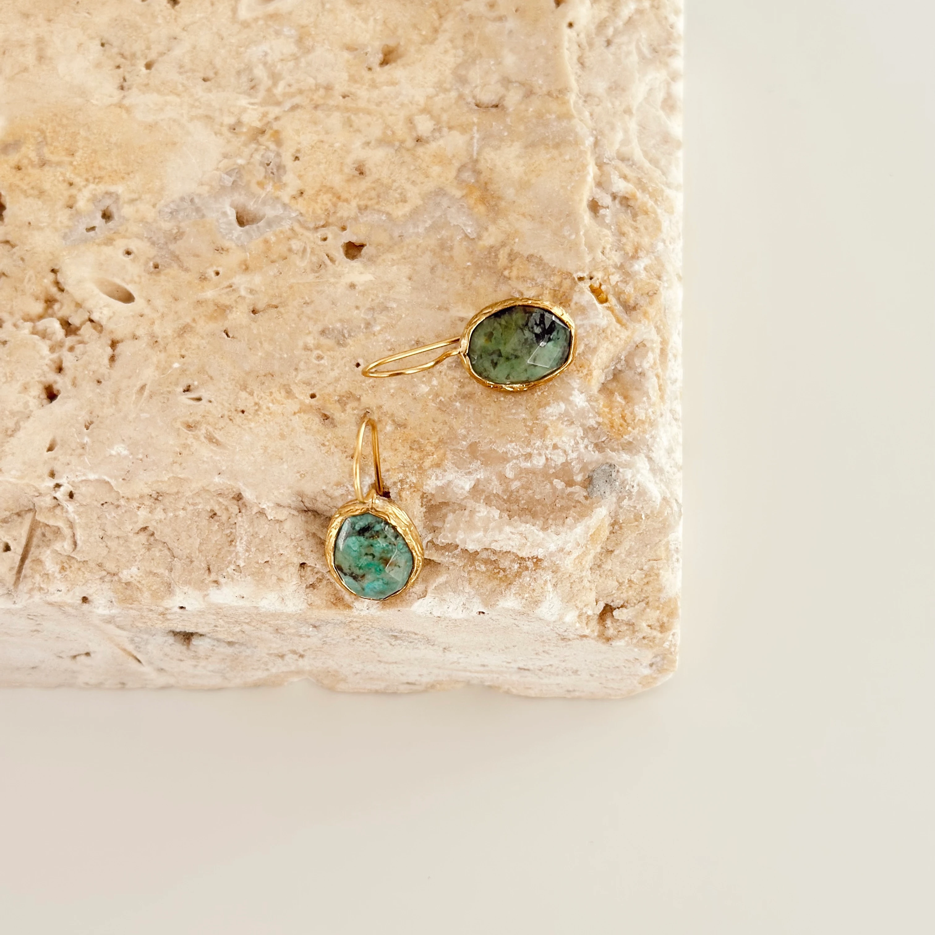 Verdia Oval Doğal Taş küpe