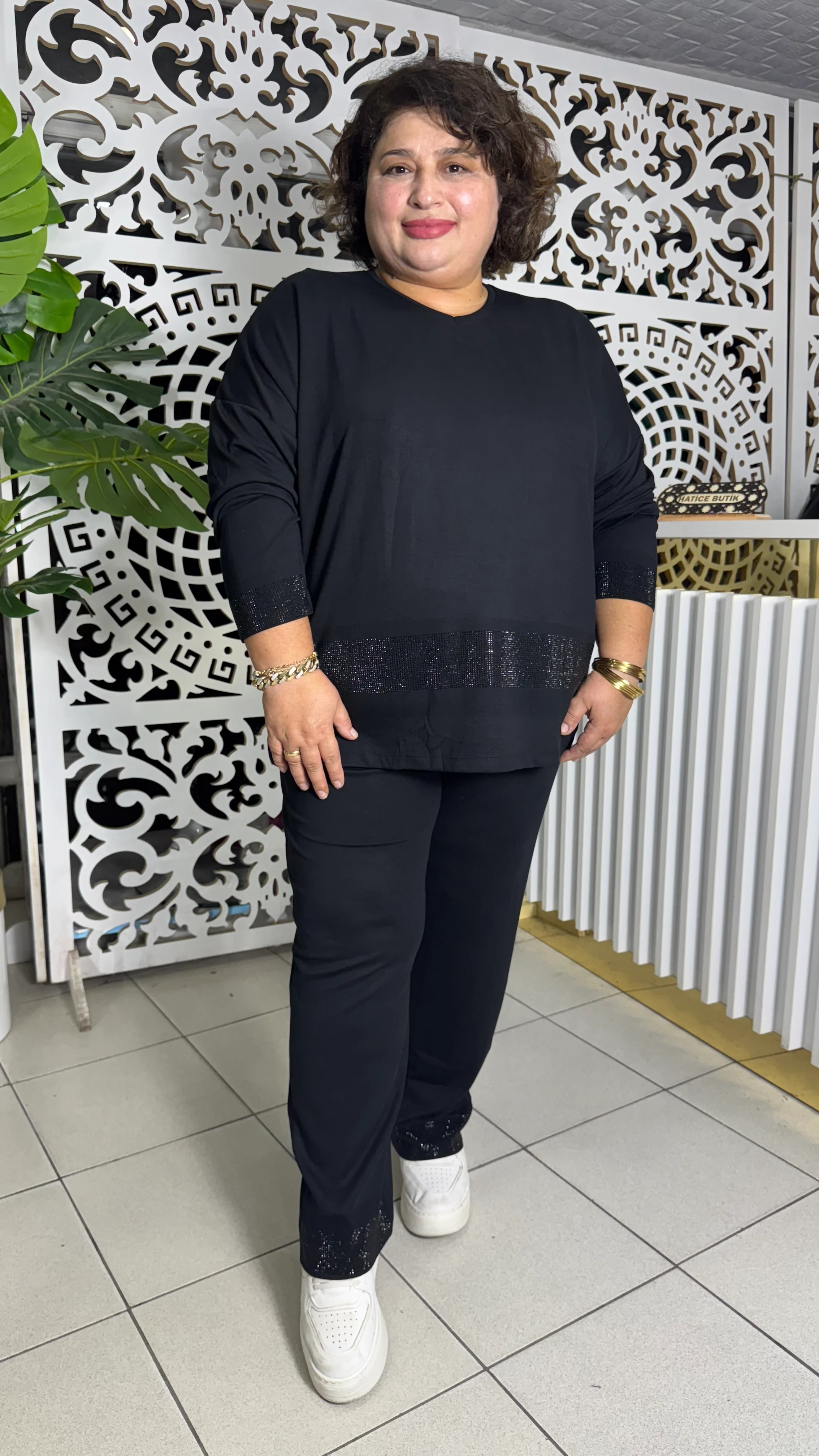 BÜYÜK BEDEN TAŞ DETAYLI MODAL KUMAŞ EŞOFMAN TAKIMI