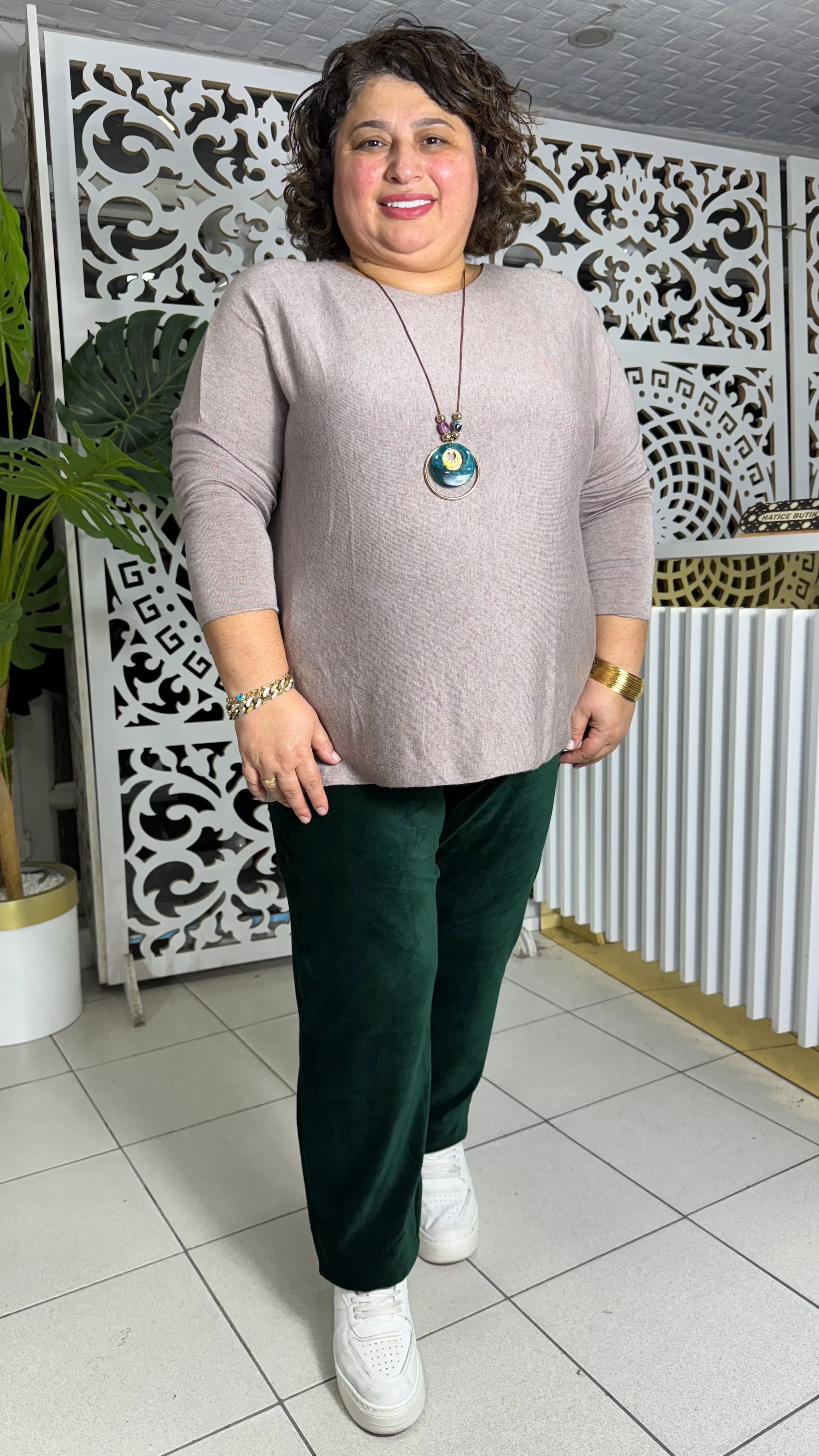 BÜYÜK BEDEN BORU PAÇA KADİFE PANTOLON - ZÜMRÜT YEŞİLİ