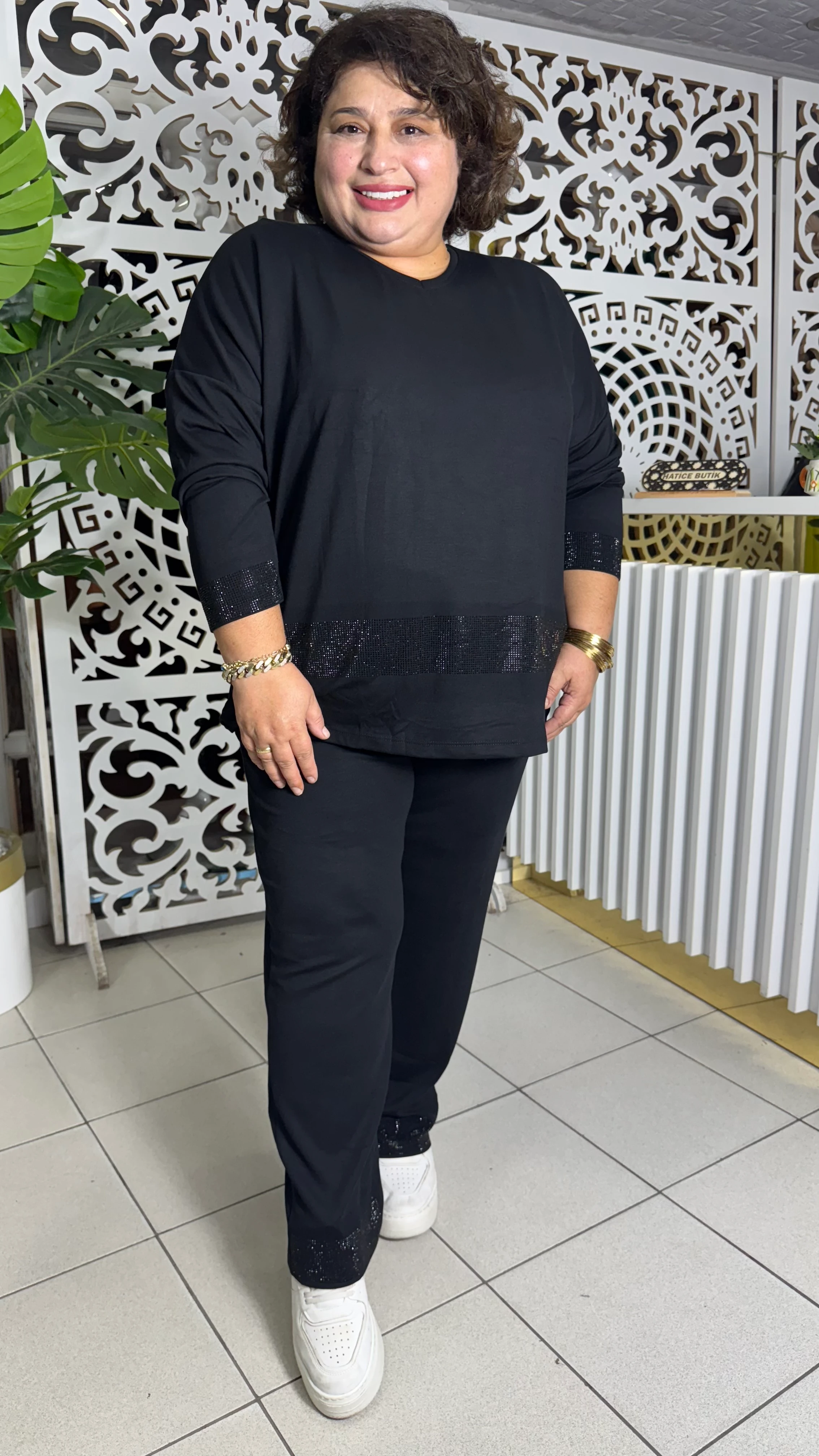 BÜYÜK BEDEN TAŞ DETAYLI MODAL KUMAŞ EŞOFMAN TAKIMI