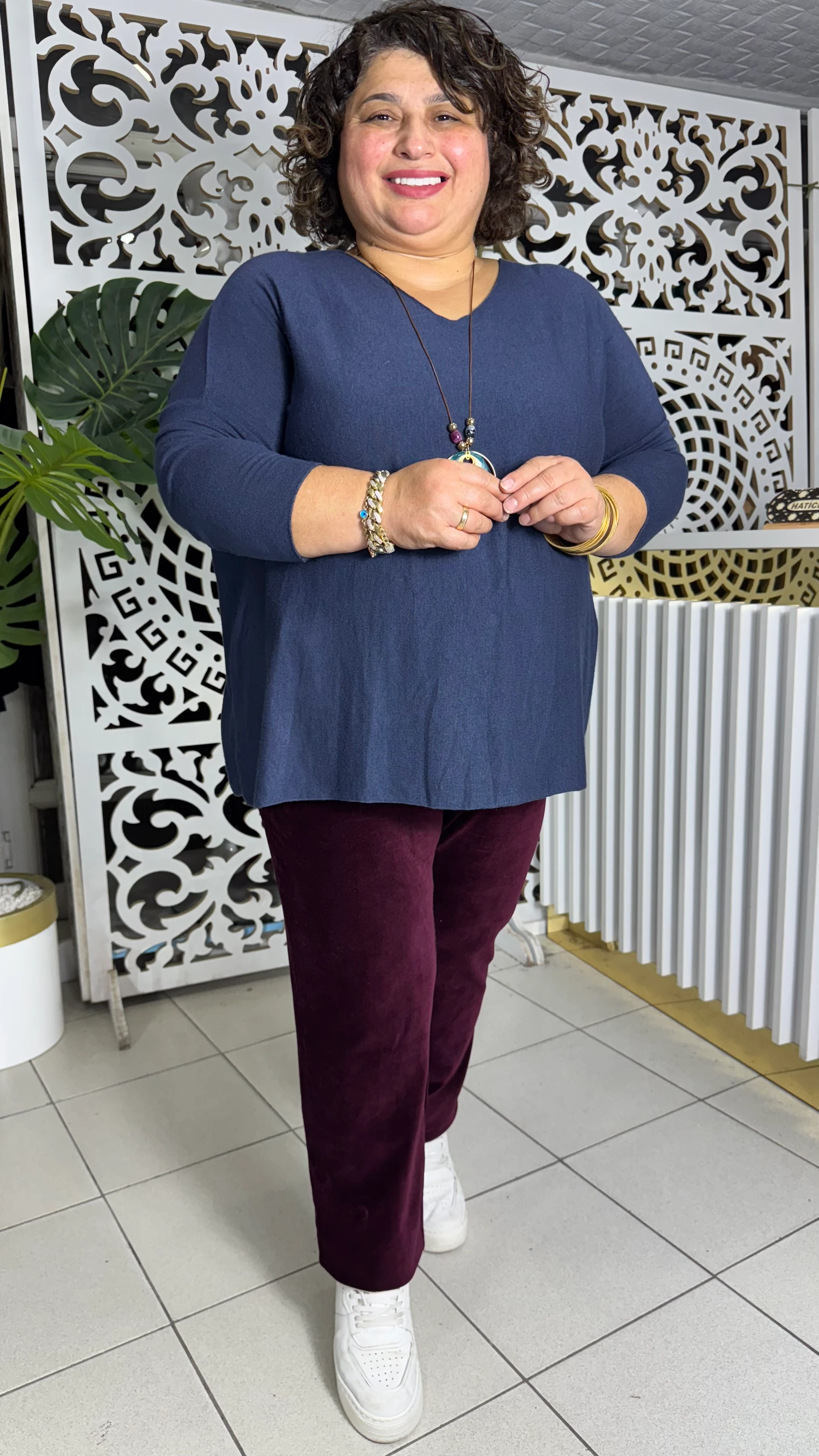 BÜYÜK BEDEN BORU PAÇA KADİFE PANTOLON - BORDO