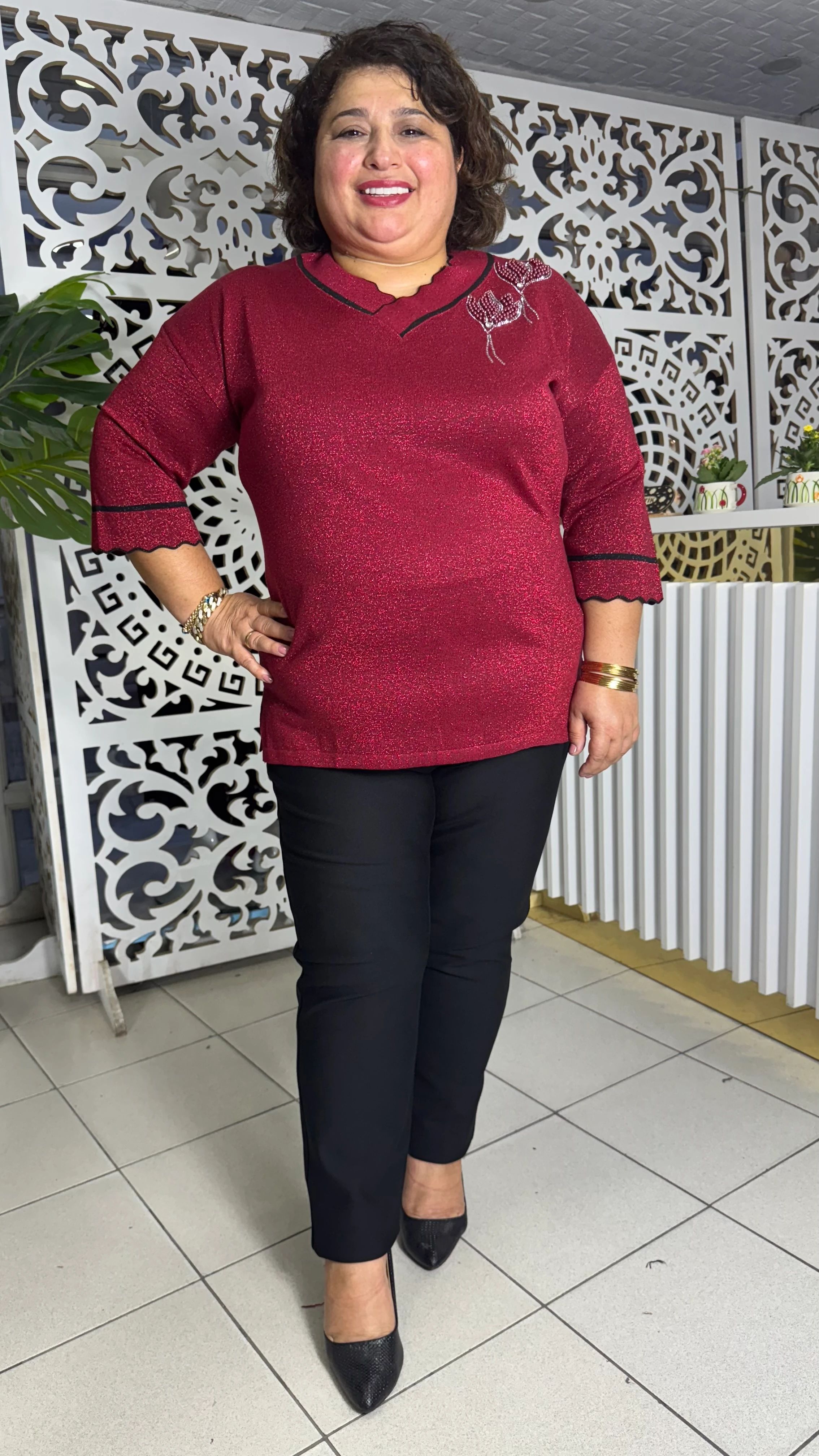 BÜYÜK BEDEN VE YAKA YAKASI TAŞLI MERSERİZE BLUZ